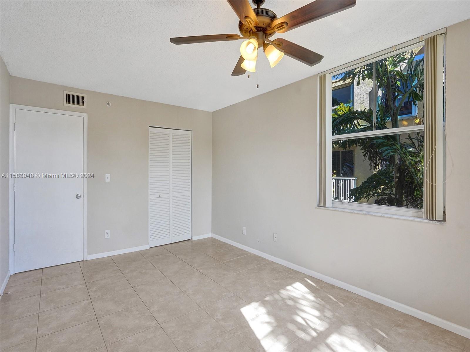 1350 SE 3rd Ave 301, Dania Beach, Florida 33004, 1 Bedroom Bedrooms, ,1 BathroomBathrooms,Residentiallease,For Rent,1350 SE 3rd Ave 301,A11563048