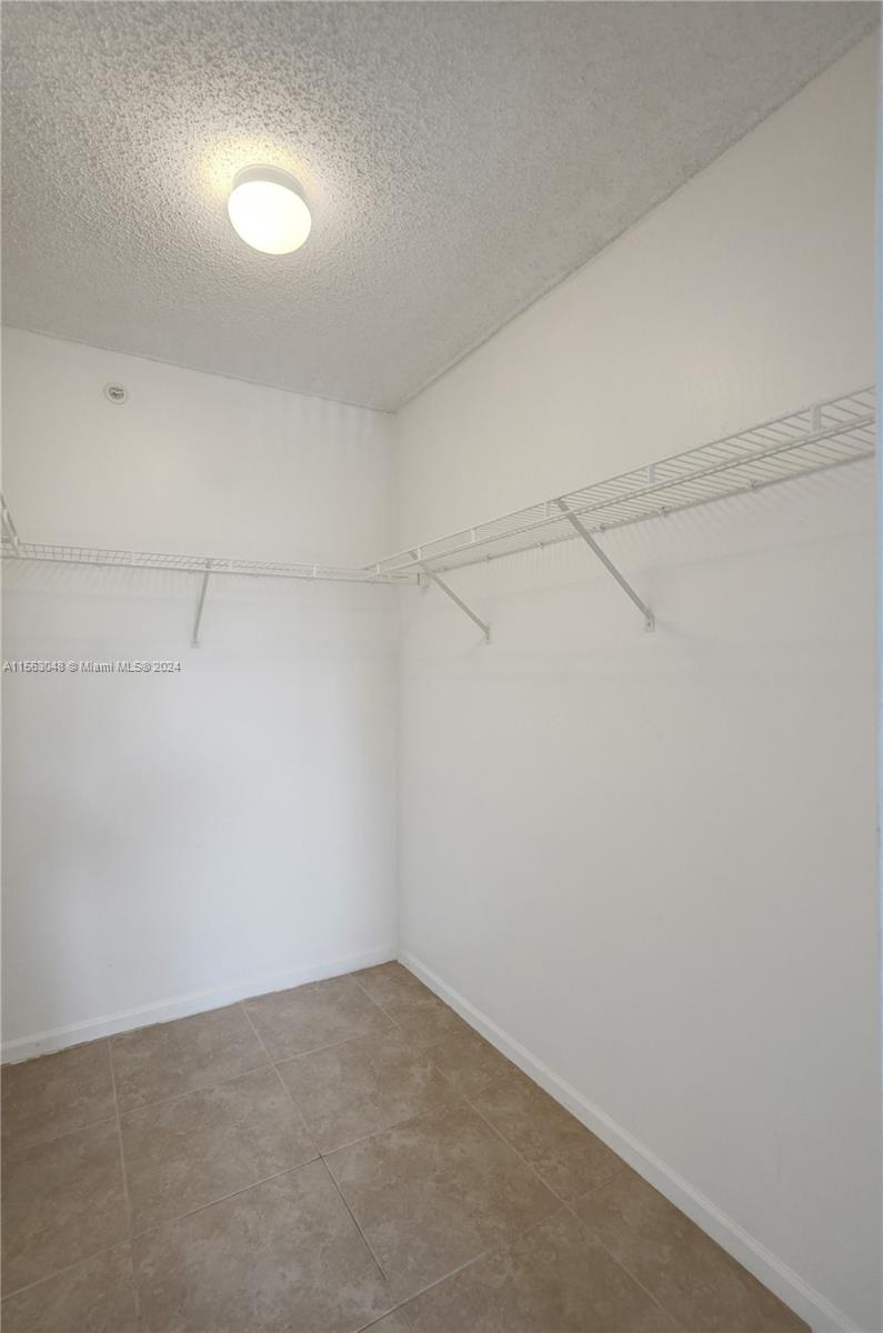 1350 SE 3rd Ave 301, Dania Beach, Florida 33004, 1 Bedroom Bedrooms, ,1 BathroomBathrooms,Residentiallease,For Rent,1350 SE 3rd Ave 301,A11563048