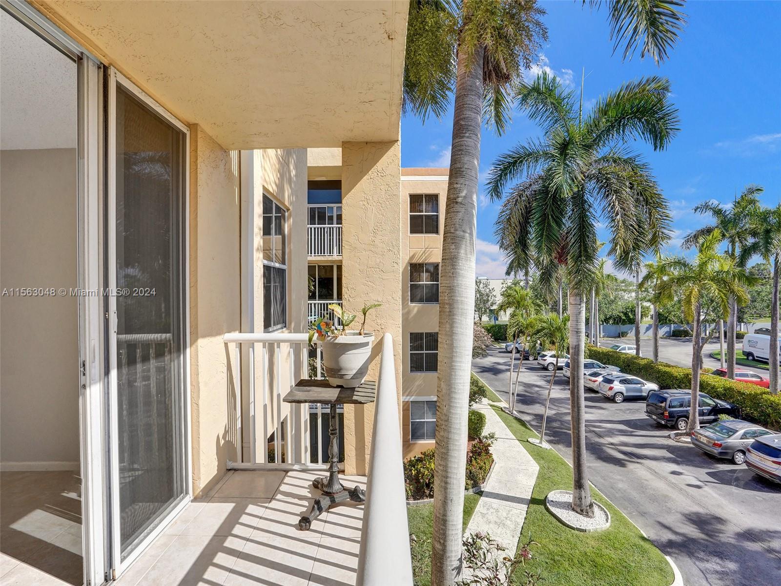 1350 SE 3rd Ave 301, Dania Beach, Florida 33004, 1 Bedroom Bedrooms, ,1 BathroomBathrooms,Residentiallease,For Rent,1350 SE 3rd Ave 301,A11563048