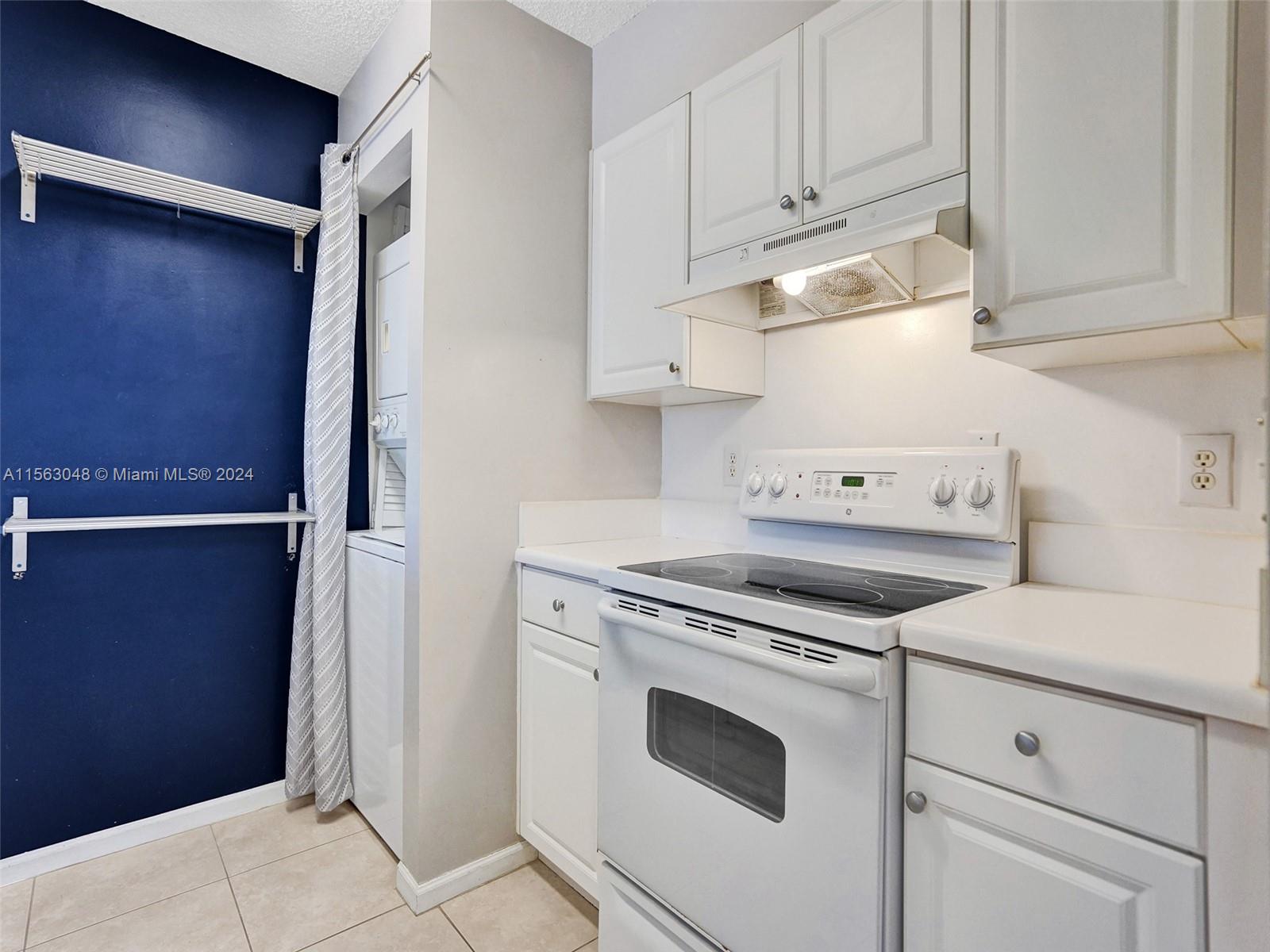 1350 SE 3rd Ave 301, Dania Beach, Florida 33004, 1 Bedroom Bedrooms, ,1 BathroomBathrooms,Residentiallease,For Rent,1350 SE 3rd Ave 301,A11563048