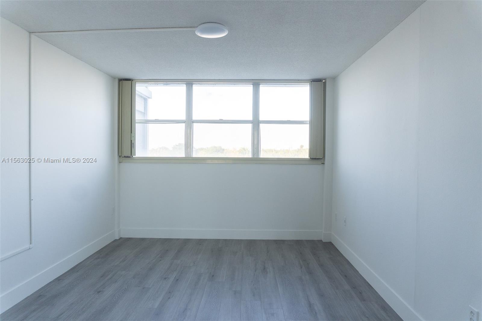 16850 S Glades Dr 3C, North Miami Beach, Florida 33162, 1 Bedroom Bedrooms, ,1 BathroomBathrooms,Residential,For Sale,16850 S Glades Dr 3C,A11563025