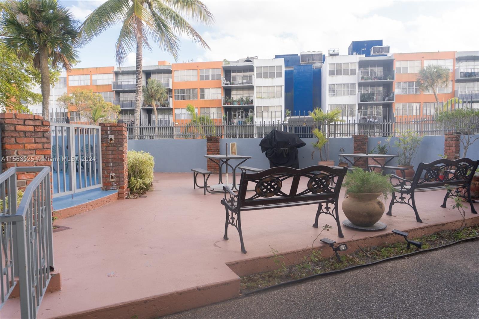 16850 S Glades Dr 3C, North Miami Beach, Florida 33162, 1 Bedroom Bedrooms, ,1 BathroomBathrooms,Residential,For Sale,16850 S Glades Dr 3C,A11563025