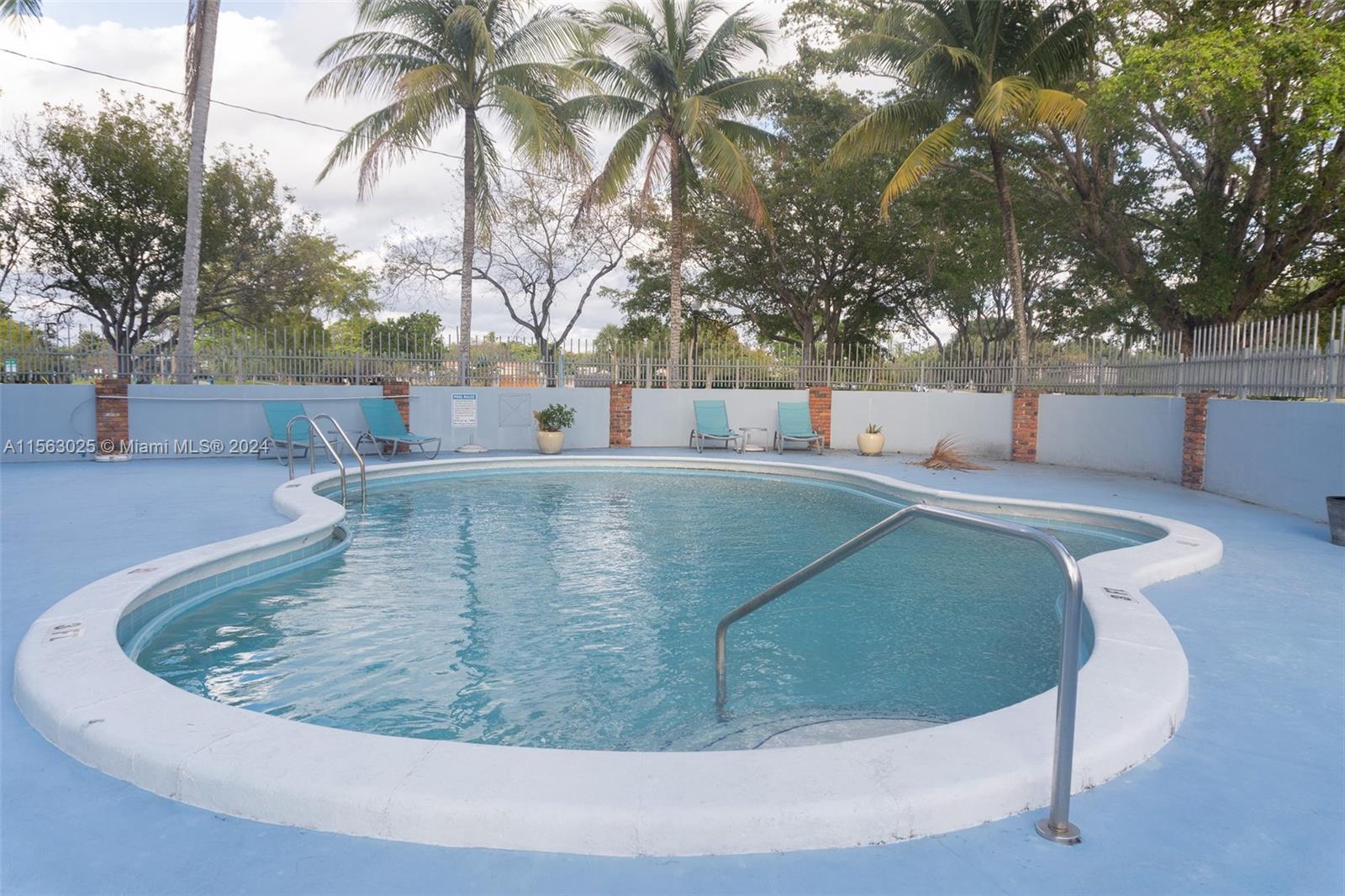 16850 S Glades Dr 3C, North Miami Beach, Florida 33162, 1 Bedroom Bedrooms, ,1 BathroomBathrooms,Residential,For Sale,16850 S Glades Dr 3C,A11563025