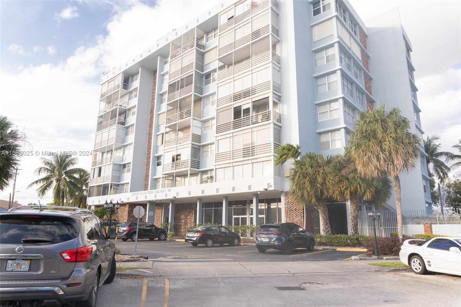 16850 S Glades Dr 3C, North Miami Beach, Florida 33162, 1 Bedroom Bedrooms, ,1 BathroomBathrooms,Residential,For Sale,16850 S Glades Dr 3C,A11563025