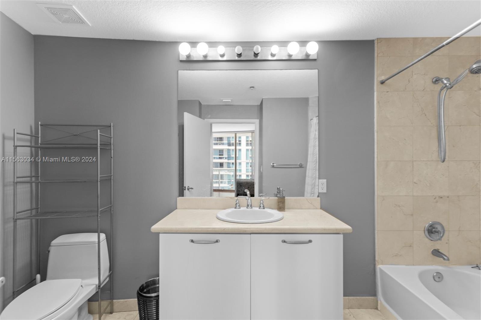 6515 Collins Ave 1410, Miami Beach, Florida 33141, 1 Bedroom Bedrooms, ,1 BathroomBathrooms,Residential,For Sale,6515 Collins Ave 1410,A11563034