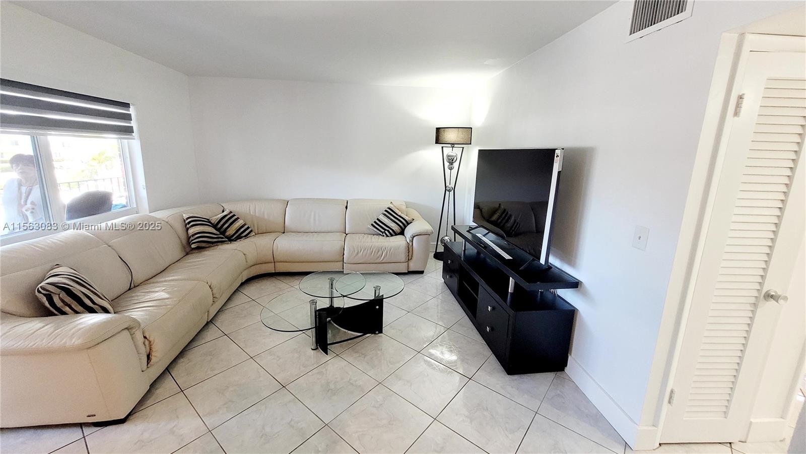 1100 Atlantic Shores Blvd 405, Hallandale Beach, Florida 33009, 1 Bedroom Bedrooms, ,1 BathroomBathrooms,Residentiallease,For Rent,1100 Atlantic Shores Blvd 405,A11563083