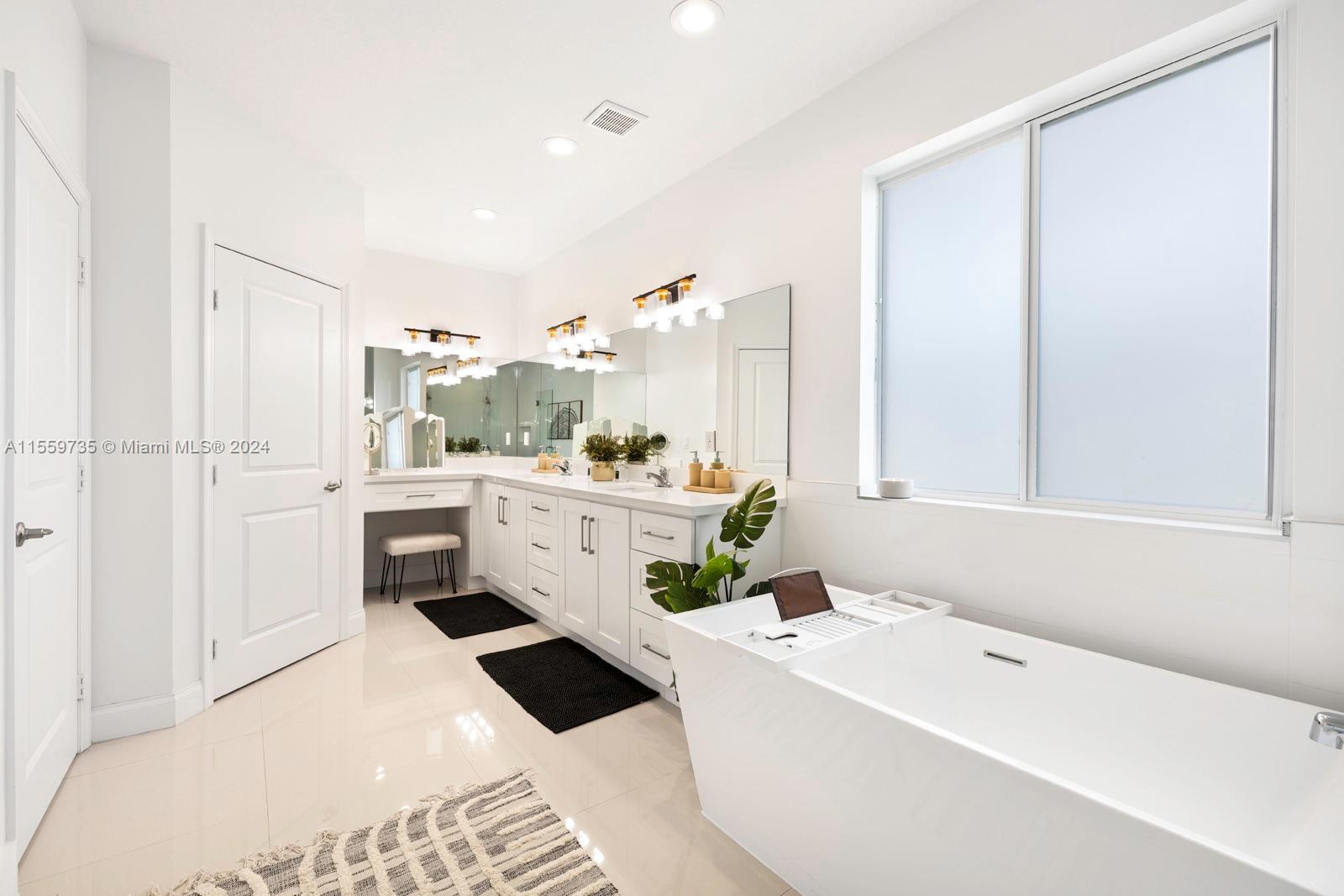 17901 SW 152nd Ave ., Miami, Florida 33187, 6 Bedrooms Bedrooms, ,3 BathroomsBathrooms,Residentiallease,For Rent,17901 SW 152nd Ave .,A11559735