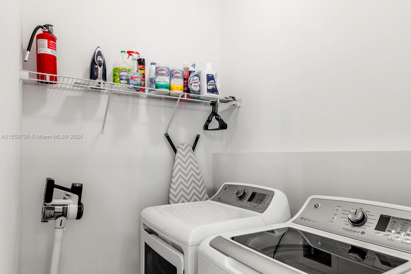 17901 SW 152nd Ave ., Miami, Florida 33187, 6 Bedrooms Bedrooms, ,3 BathroomsBathrooms,Residentiallease,For Rent,17901 SW 152nd Ave .,A11559735