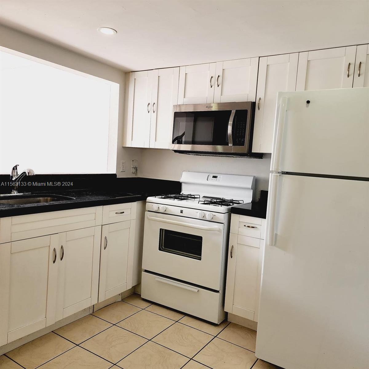 18051 NW 68th Ave K202, Hialeah, Florida 33015, 1 Bedroom Bedrooms, ,1 BathroomBathrooms,Residentiallease,For Rent,18051 NW 68th Ave K202,A11563133