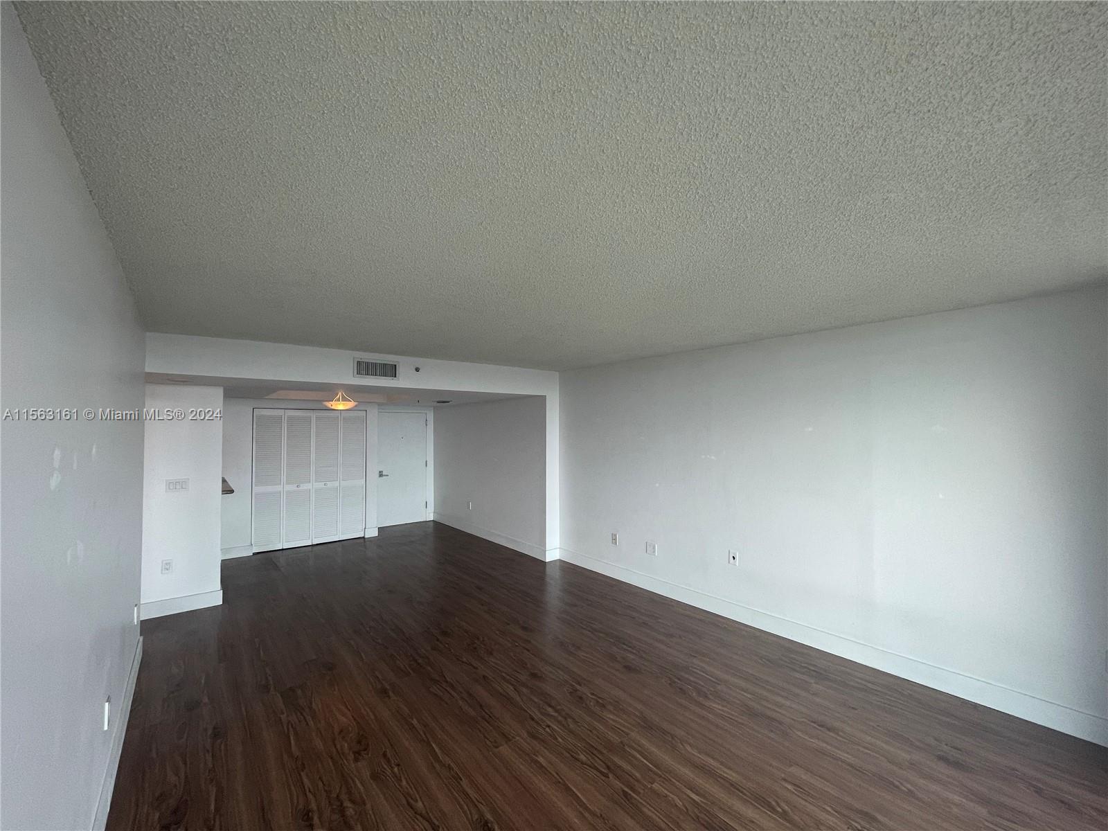 650 West Ave 1206, Miami Beach, Florida 33139, 1 Bedroom Bedrooms, ,1 BathroomBathrooms,Residential,For Sale,650 West Ave 1206,A11563161
