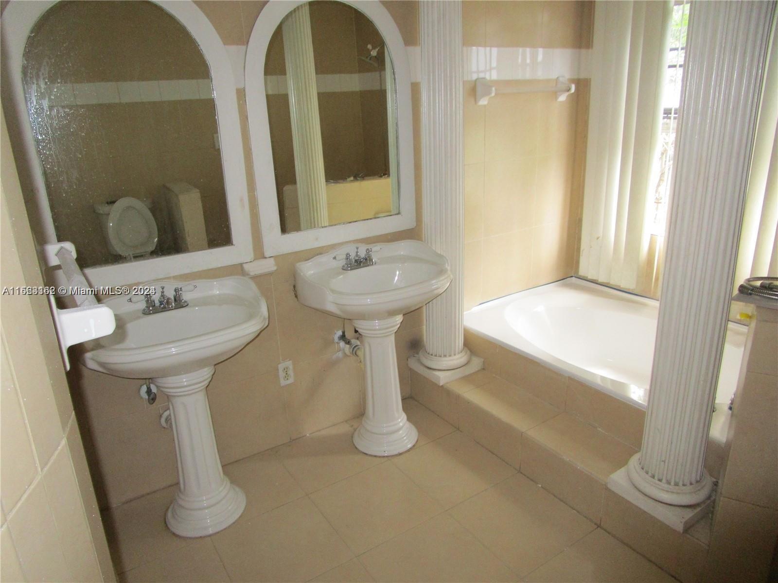 2437 Dewey St, Hollywood, Florida 33020, 5 Bedrooms Bedrooms, ,4 BathroomsBathrooms,Residential,For Sale,2437 Dewey St,A11563162