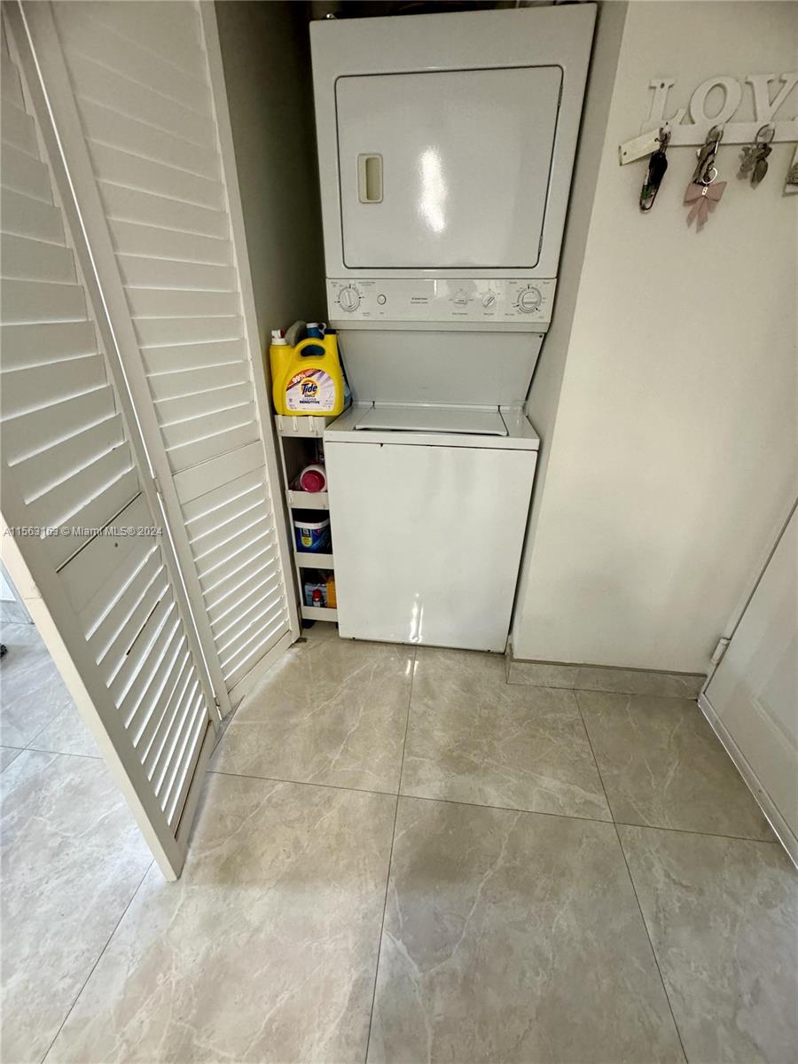 14961 SW 82nd Ln 21-301, Miami, Florida 33193, 1 Bedroom Bedrooms, ,1 BathroomBathrooms,Residentiallease,For Rent,14961 SW 82nd Ln 21-301,A11563163