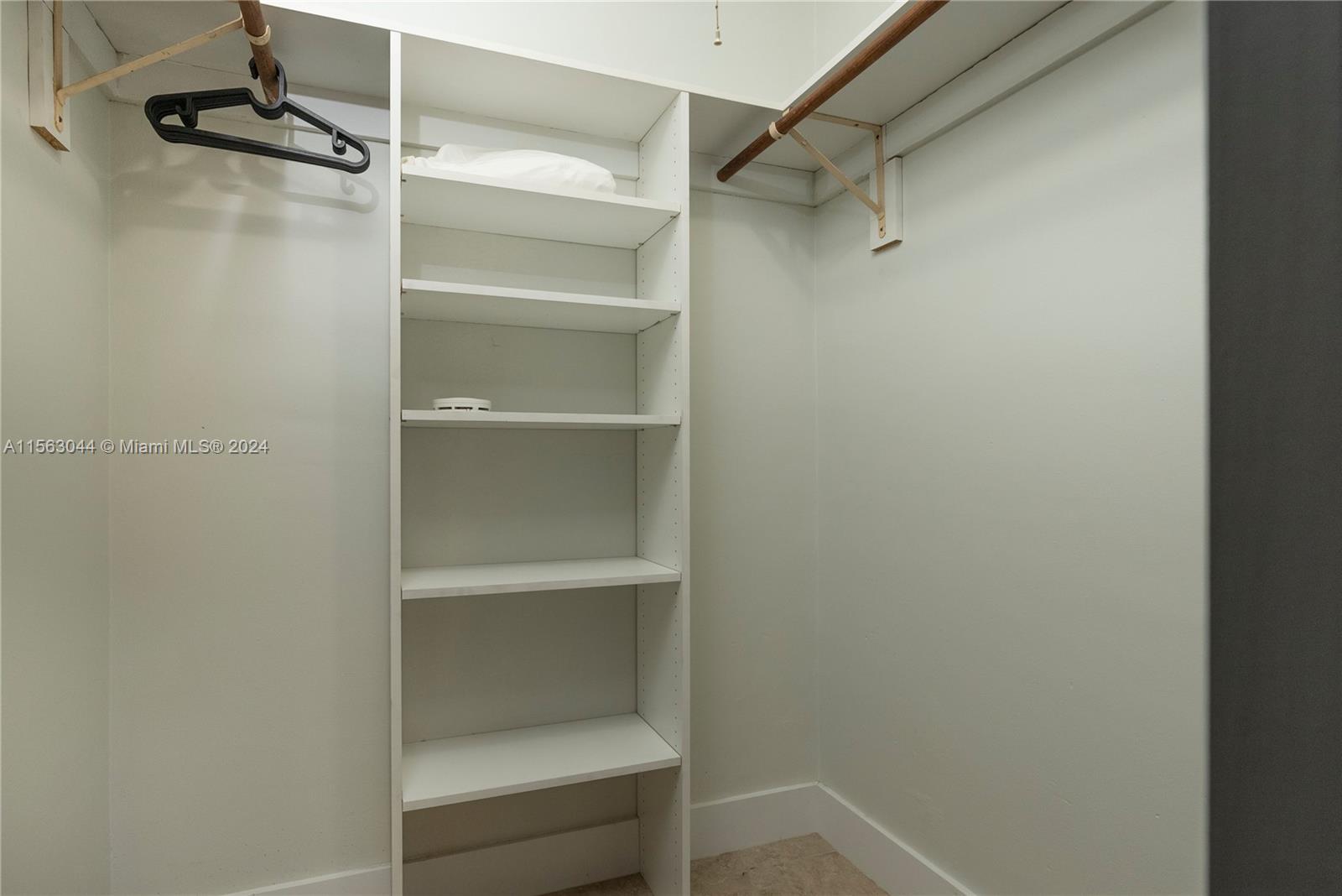 320 NE 55th Ter 320, Miami, Florida 33137, 2 Bedrooms Bedrooms, ,1 BathroomBathrooms,Residentiallease,For Rent,320 NE 55th Ter 320,A11563044