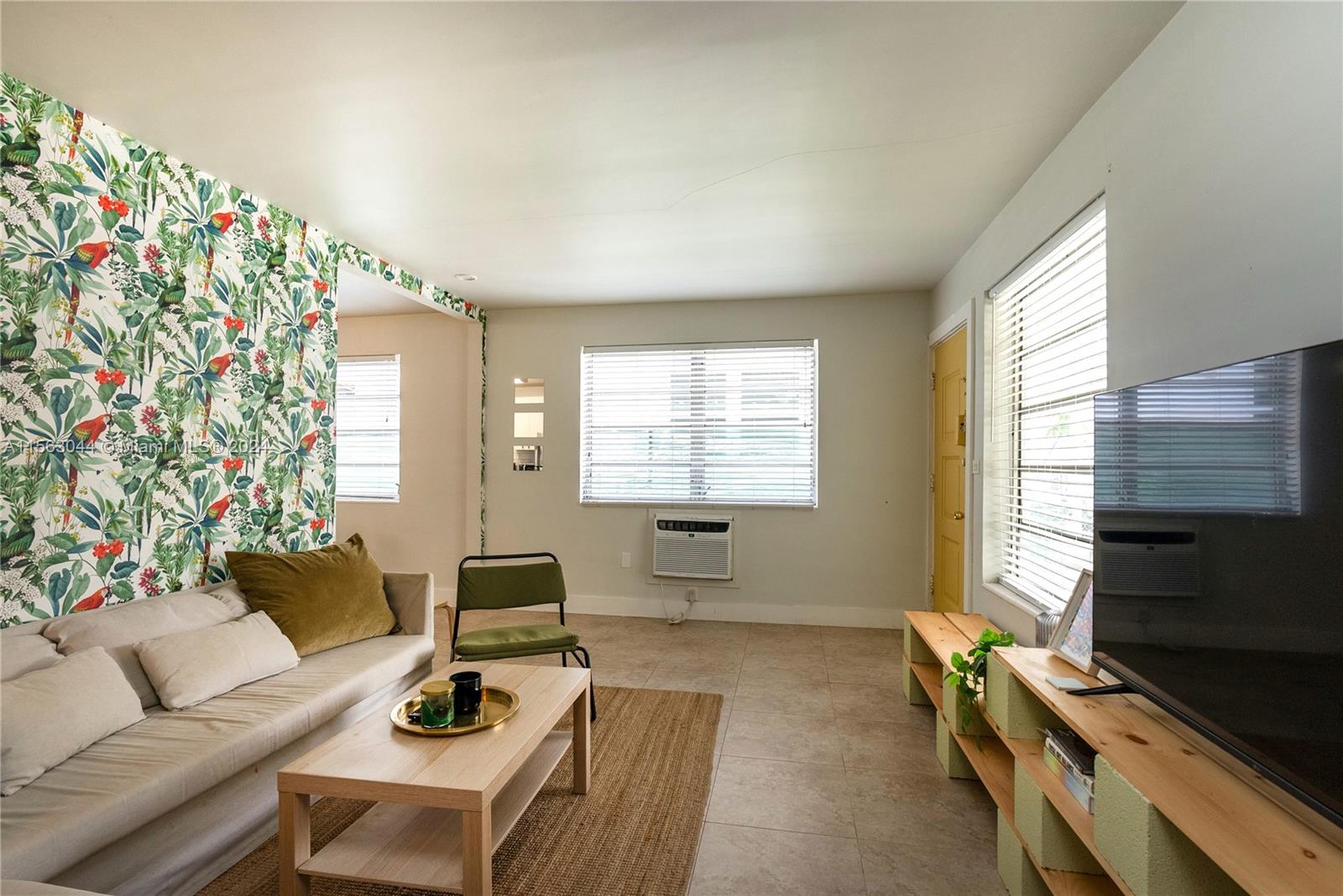 320 NE 55th Ter 320, Miami, Florida 33137, 2 Bedrooms Bedrooms, ,1 BathroomBathrooms,Residentiallease,For Rent,320 NE 55th Ter 320,A11563044