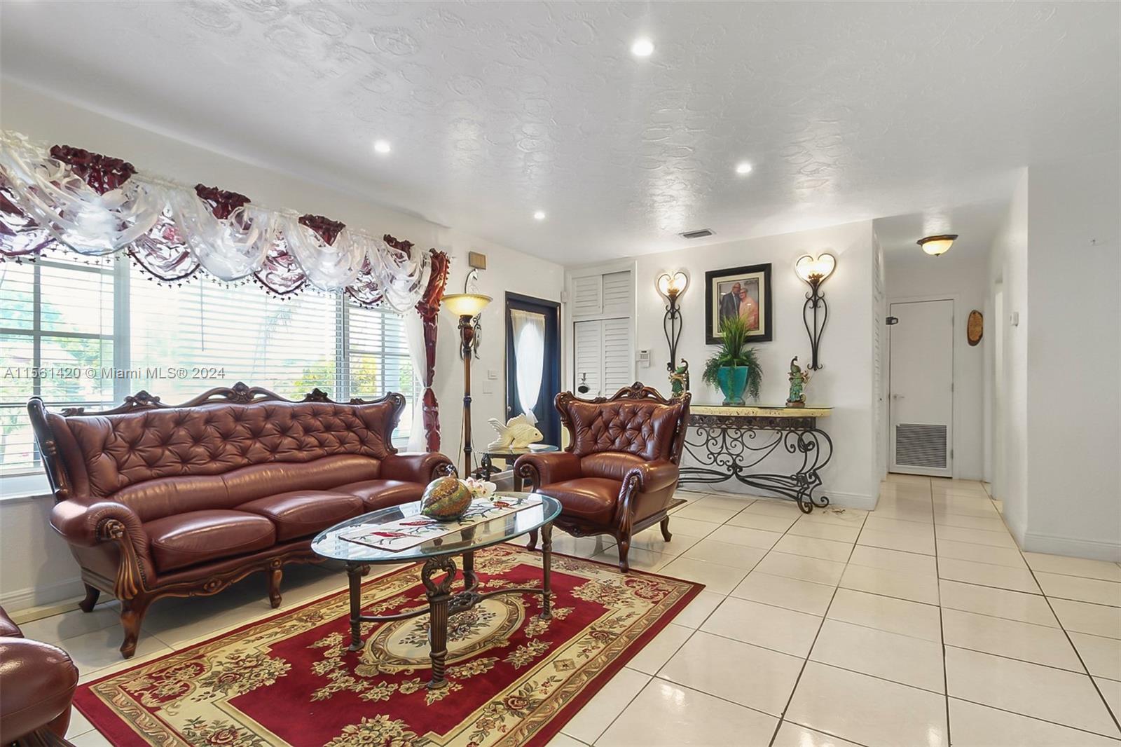 6800 SW 8th St, Pembroke Pines, Florida 33023, 3 Bedrooms Bedrooms, ,2 BathroomsBathrooms,Residential,For Sale,6800 SW 8th St,A11561420