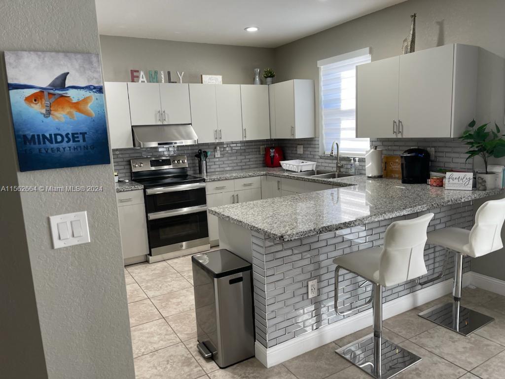 3506 W 86th Ter, Hialeah, Florida 33018, 4 Bedrooms Bedrooms, ,3 BathroomsBathrooms,Residentiallease,For Rent,3506 W 86th Ter,A11562664