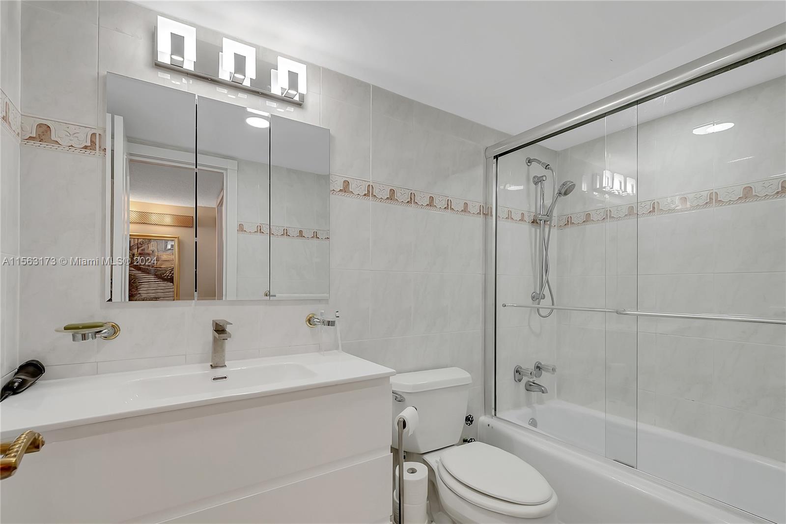 3140 S Ocean Dr 711, Hallandale Beach, Florida 33009, 2 Bedrooms Bedrooms, ,2 BathroomsBathrooms,Residentiallease,For Rent,3140 S Ocean Dr 711,A11563173