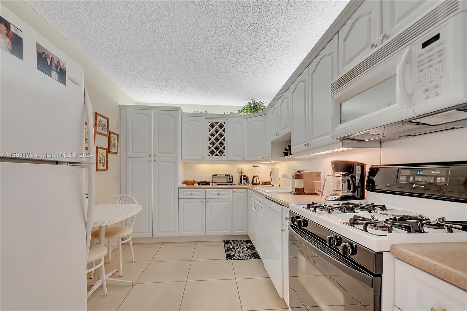 3140 S Ocean Dr 711, Hallandale Beach, Florida 33009, 2 Bedrooms Bedrooms, ,2 BathroomsBathrooms,Residentiallease,For Rent,3140 S Ocean Dr 711,A11563173