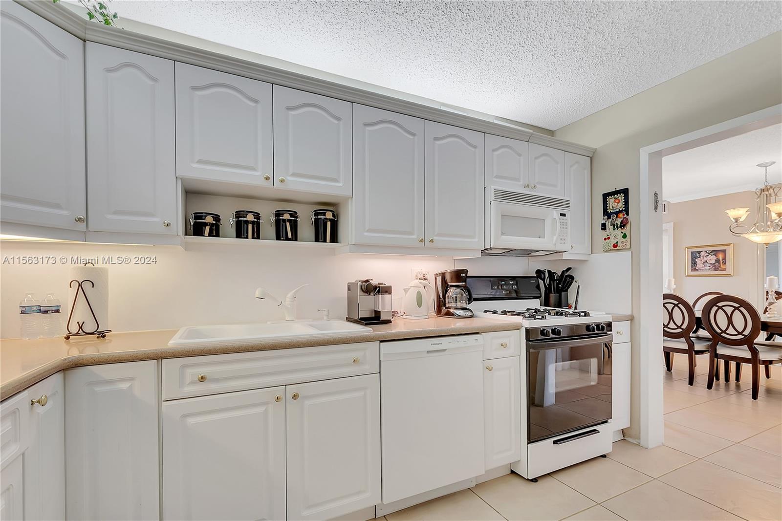 3140 S Ocean Dr 711, Hallandale Beach, Florida 33009, 2 Bedrooms Bedrooms, ,2 BathroomsBathrooms,Residentiallease,For Rent,3140 S Ocean Dr 711,A11563173