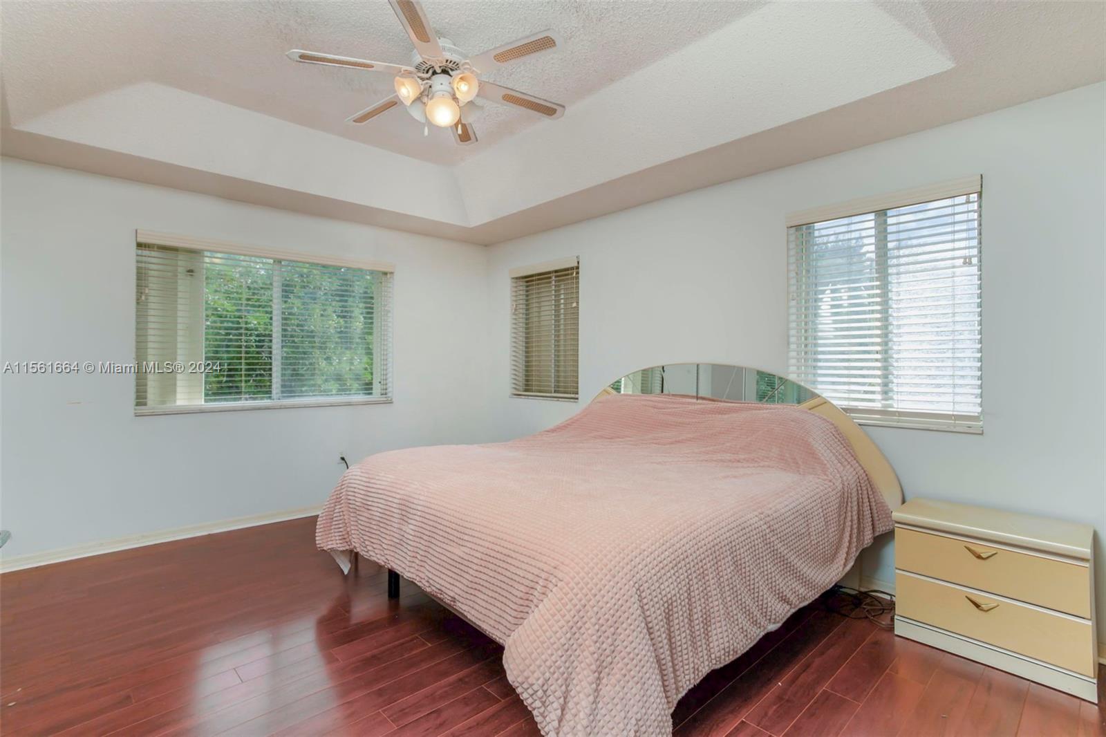 Listing Photo 8