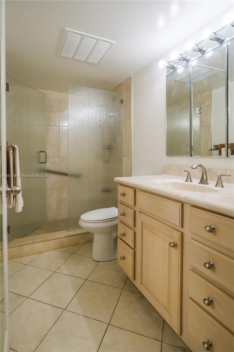 1025 SE 3rd Ave 107, Dania Beach, Florida 33004, 2 Bedrooms Bedrooms, ,2 BathroomsBathrooms,Residential,For Sale,1025 SE 3rd Ave 107,A11563169