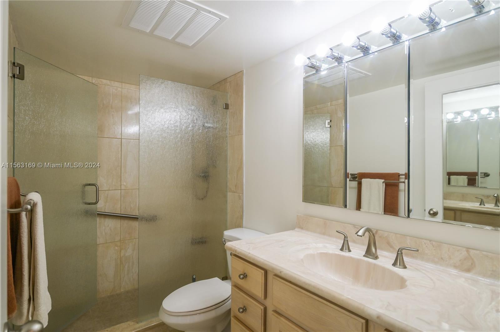 1025 SE 3rd Ave 107, Dania Beach, Florida 33004, 2 Bedrooms Bedrooms, ,2 BathroomsBathrooms,Residential,For Sale,1025 SE 3rd Ave 107,A11563169