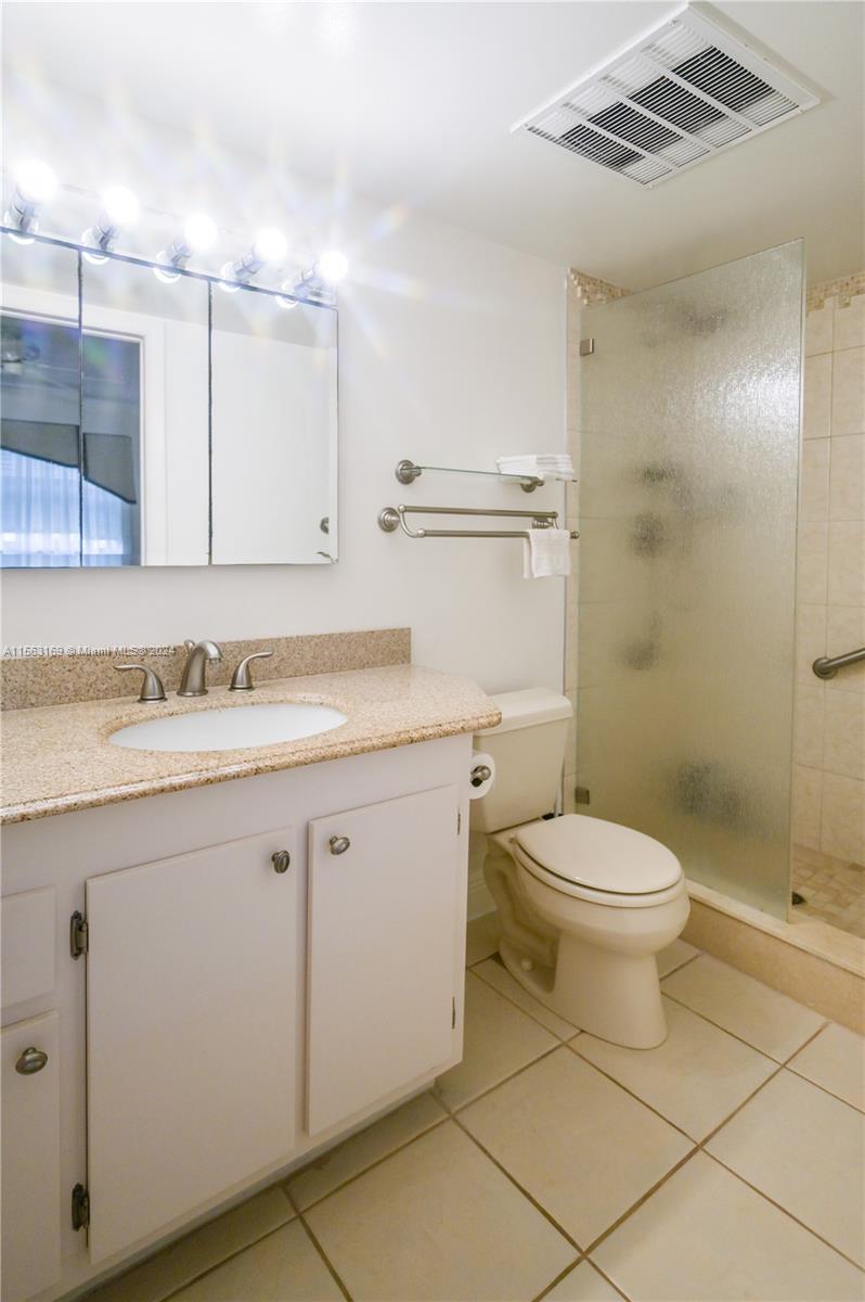 1025 SE 3rd Ave 107, Dania Beach, Florida 33004, 2 Bedrooms Bedrooms, ,2 BathroomsBathrooms,Residential,For Sale,1025 SE 3rd Ave 107,A11563169