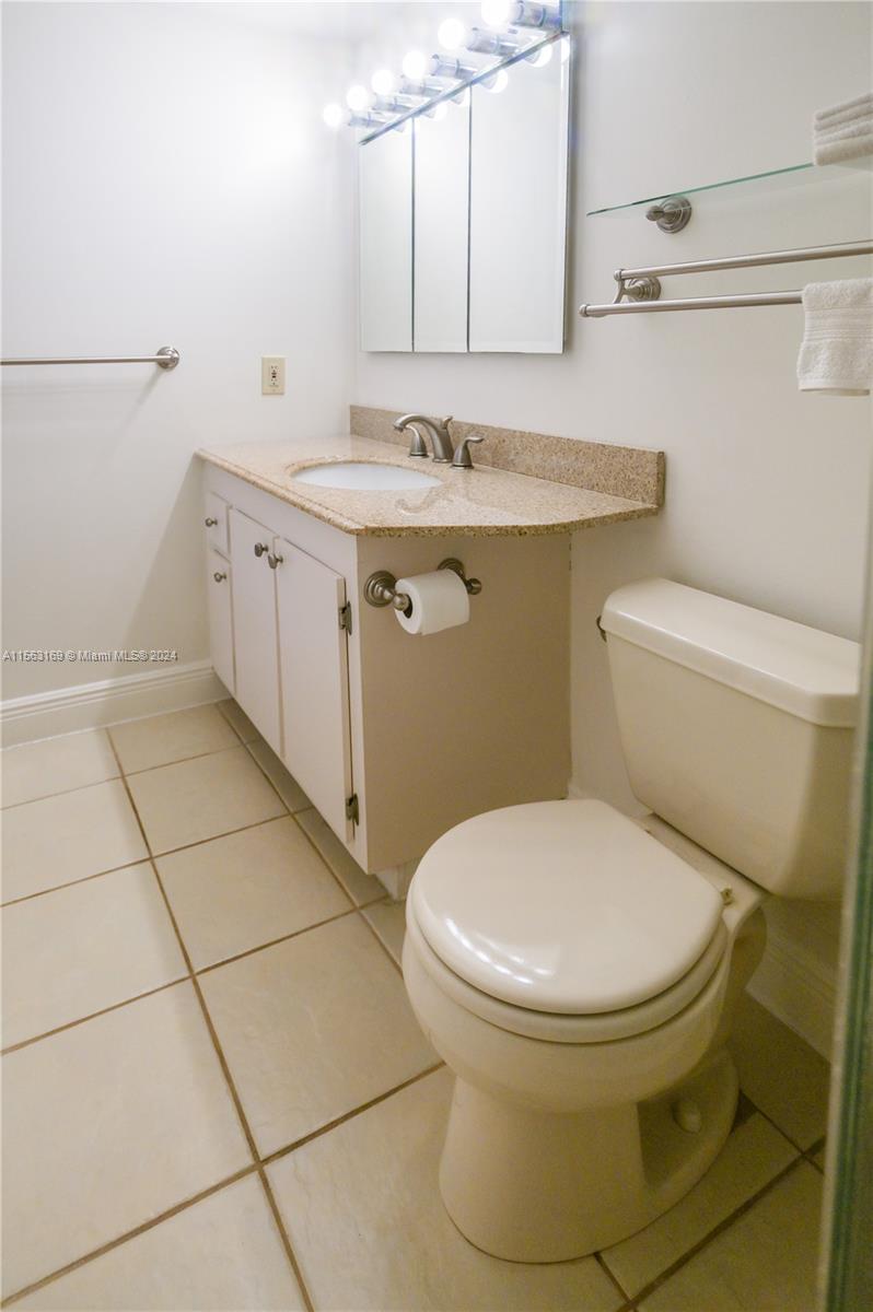 1025 SE 3rd Ave 107, Dania Beach, Florida 33004, 2 Bedrooms Bedrooms, ,2 BathroomsBathrooms,Residential,For Sale,1025 SE 3rd Ave 107,A11563169