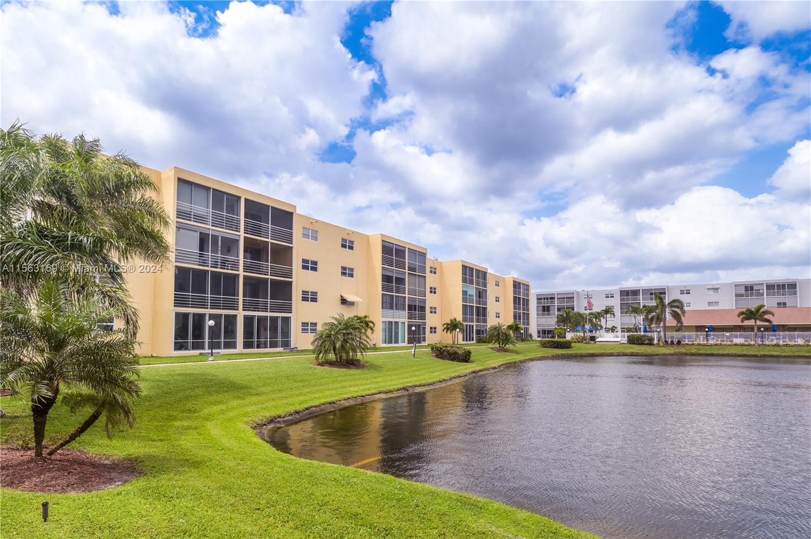 1025 SE 3rd Ave 107, Dania Beach, Florida 33004, 2 Bedrooms Bedrooms, ,2 BathroomsBathrooms,Residential,For Sale,1025 SE 3rd Ave 107,A11563169