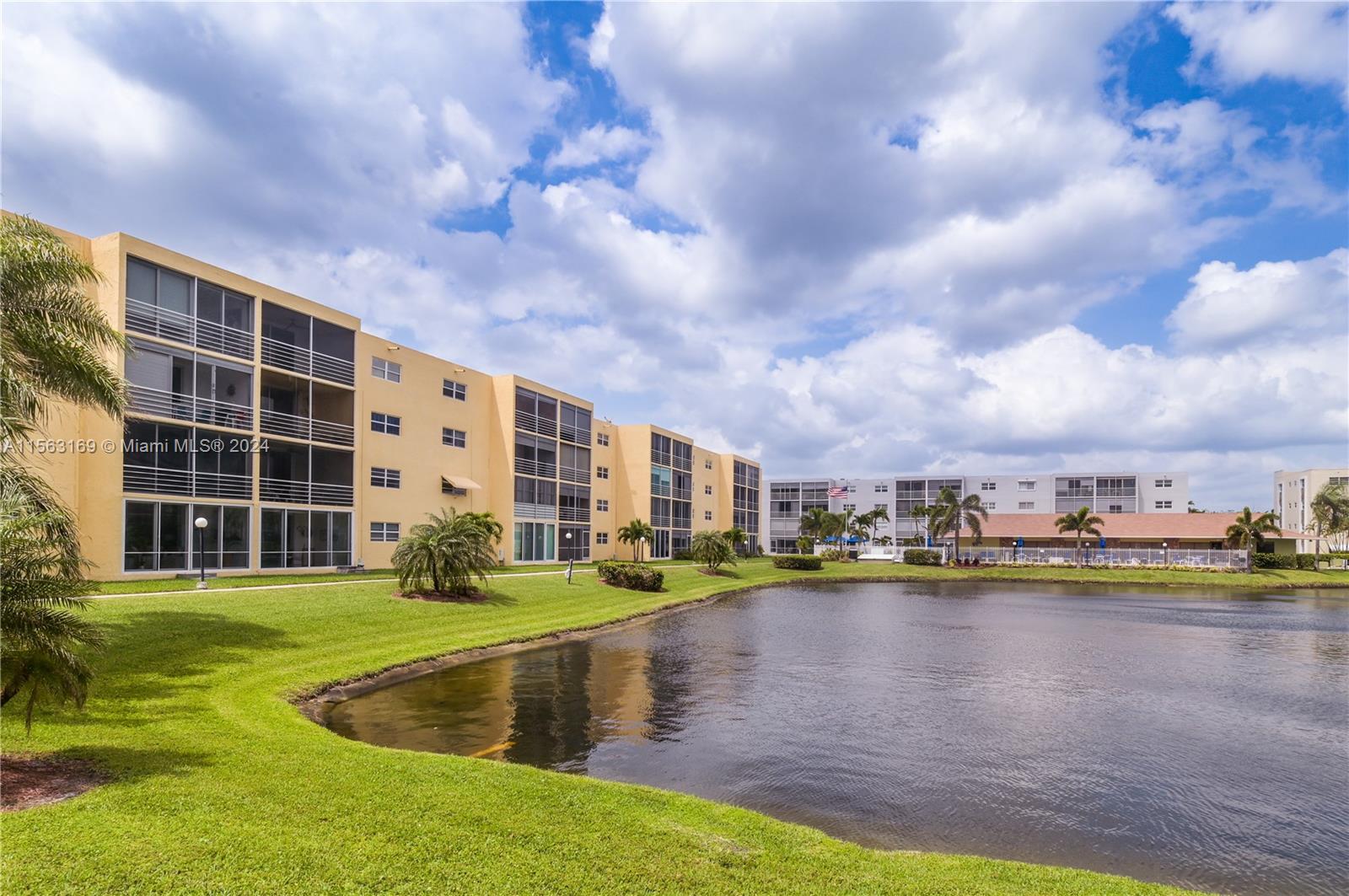 1025 SE 3rd Ave 107, Dania Beach, Florida 33004, 2 Bedrooms Bedrooms, ,2 BathroomsBathrooms,Residential,For Sale,1025 SE 3rd Ave 107,A11563169