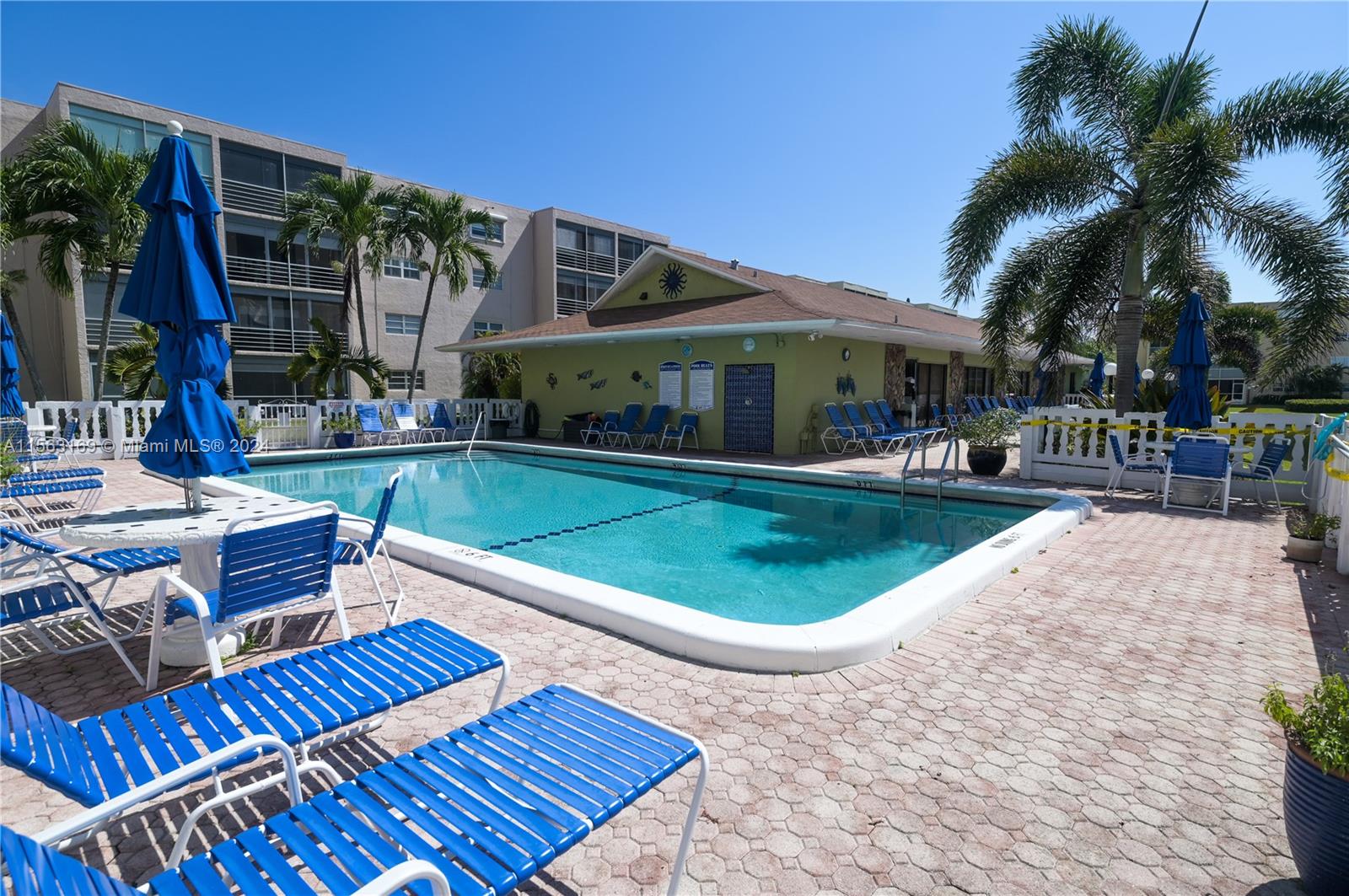 1025 SE 3rd Ave 107, Dania Beach, Florida 33004, 2 Bedrooms Bedrooms, ,2 BathroomsBathrooms,Residential,For Sale,1025 SE 3rd Ave 107,A11563169