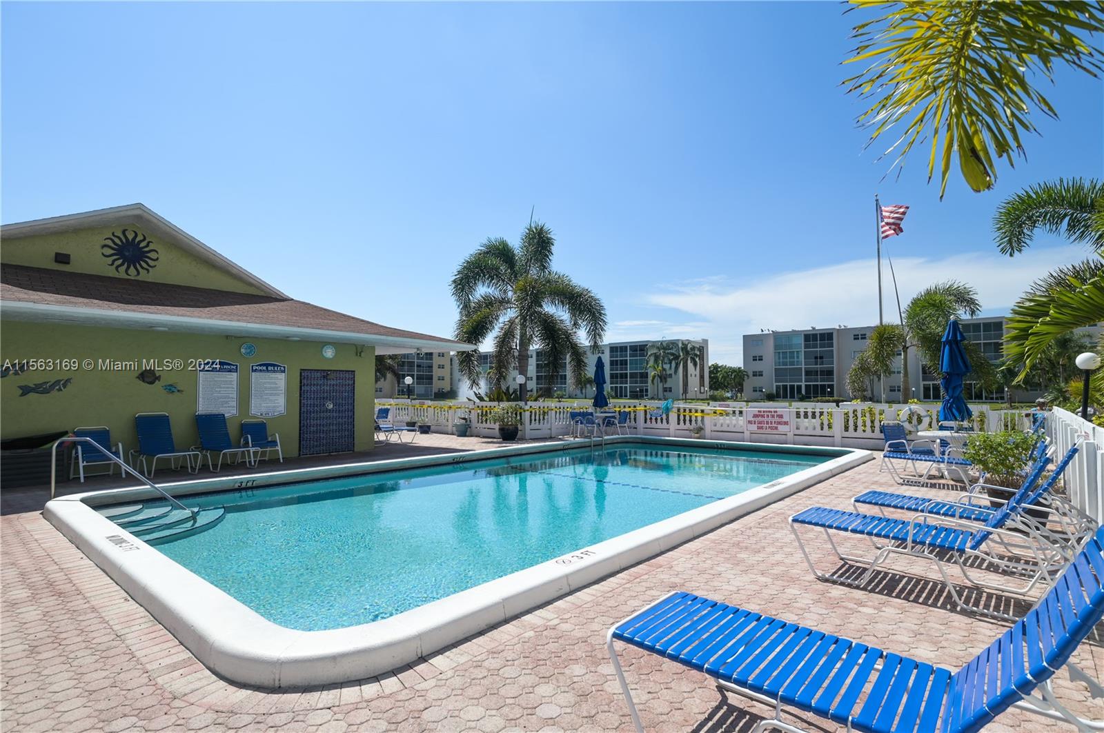 1025 SE 3rd Ave 107, Dania Beach, Florida 33004, 2 Bedrooms Bedrooms, ,2 BathroomsBathrooms,Residential,For Sale,1025 SE 3rd Ave 107,A11563169