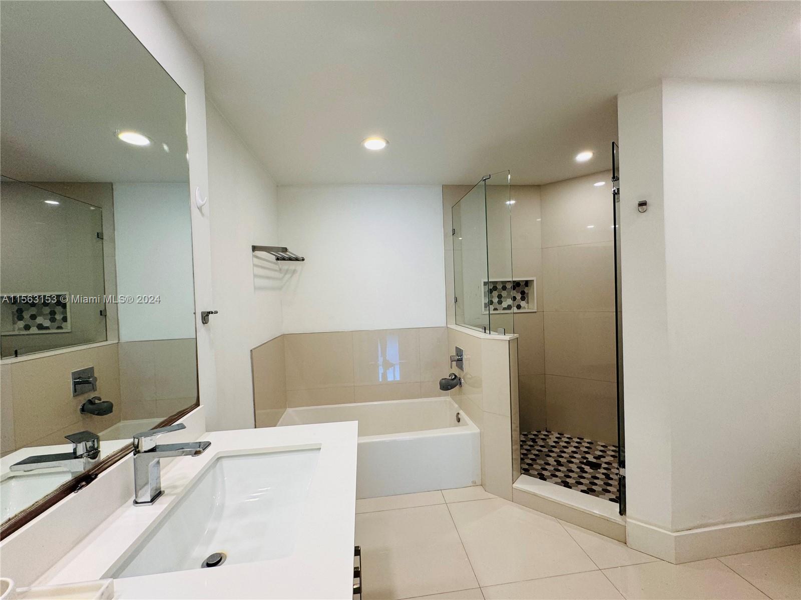 5081 NW 116th Ct, Doral, Florida 33178, 3 Bedrooms Bedrooms, ,2 BathroomsBathrooms,Residentiallease,For Rent,5081 NW 116th Ct,A11563153