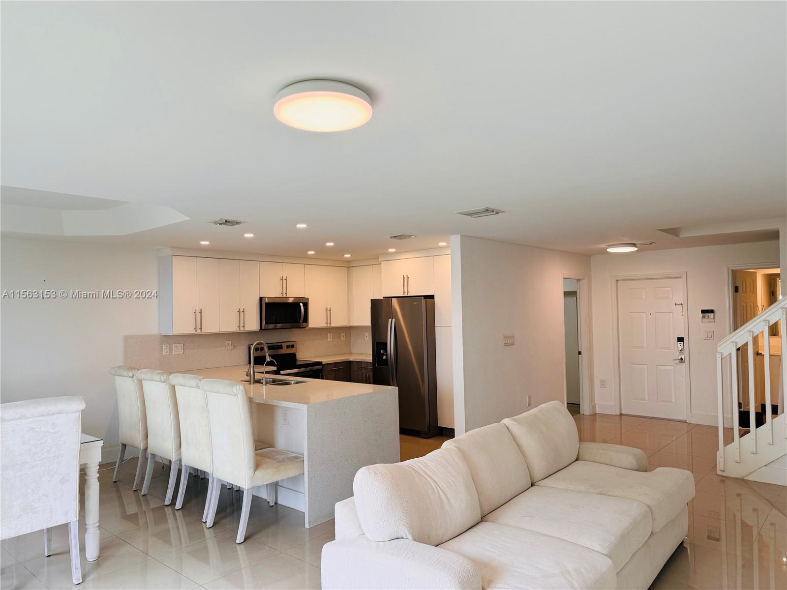 5081 NW 116th Ct, Doral, Florida 33178, 3 Bedrooms Bedrooms, ,2 BathroomsBathrooms,Residentiallease,For Rent,5081 NW 116th Ct,A11563153