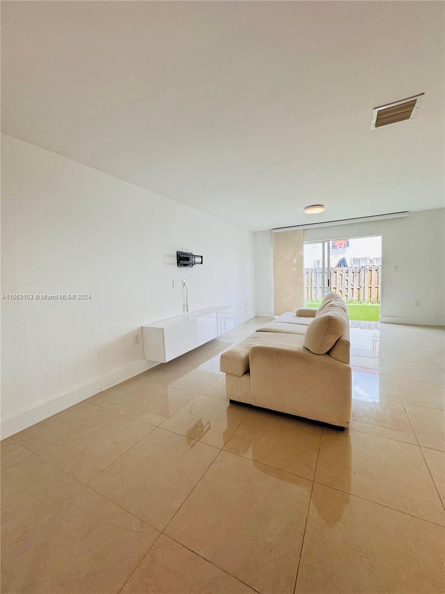 5081 NW 116th Ct, Doral, Florida 33178, 3 Bedrooms Bedrooms, ,2 BathroomsBathrooms,Residentiallease,For Rent,5081 NW 116th Ct,A11563153