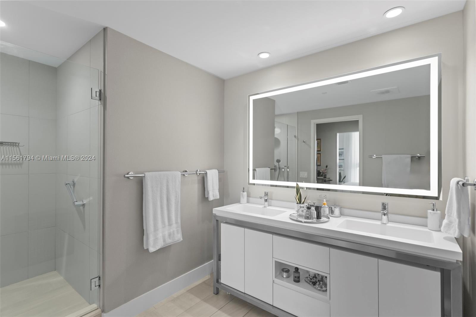 2000 Metropica Way 1411, Sunrise, Florida 33323, 2 Bedrooms Bedrooms, ,2 BathroomsBathrooms,Residential,For Sale,2000 Metropica Way 1411,A11561794