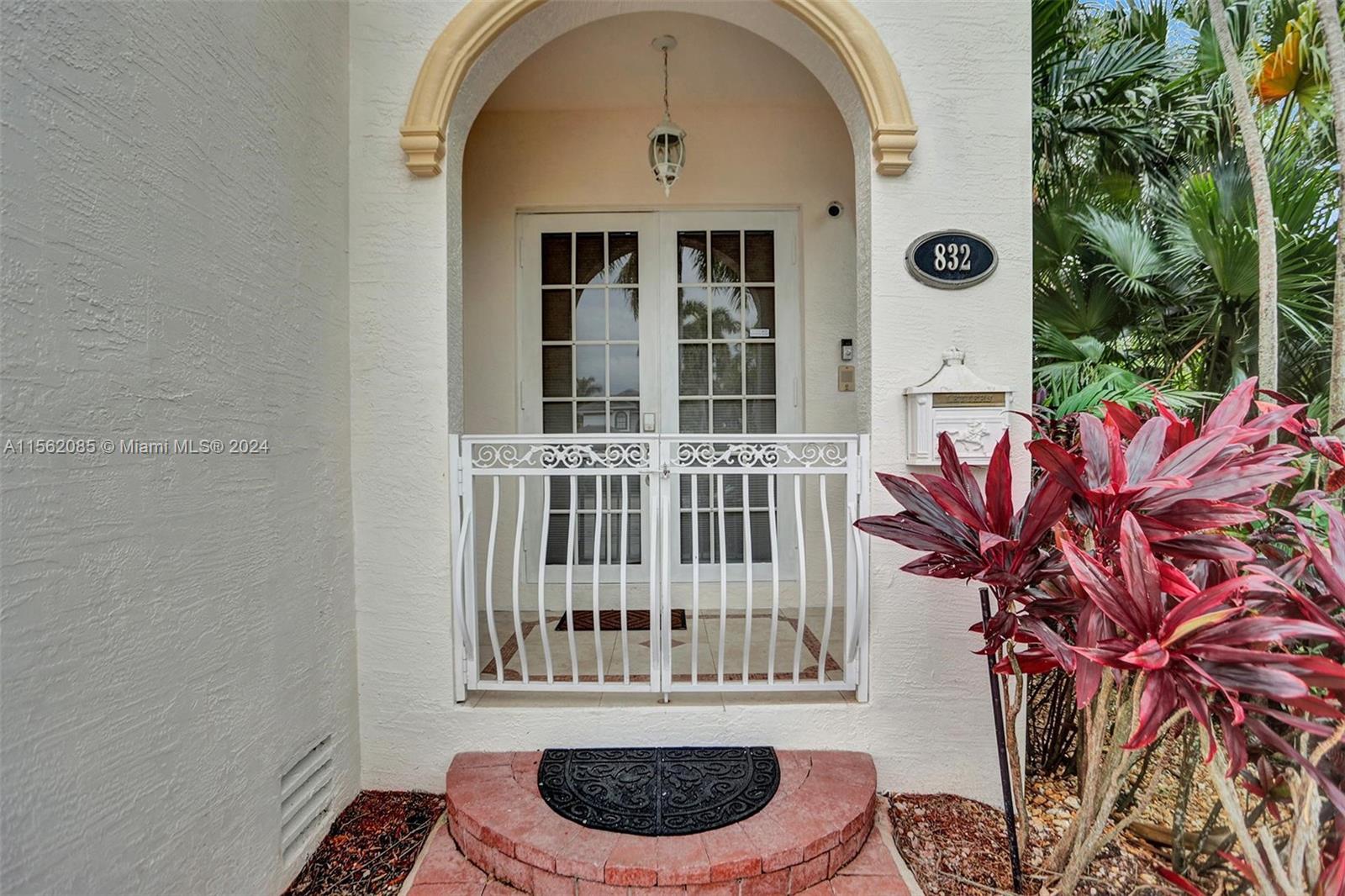 832 Hollywood Blvd 832, Hollywood, Florida 33019, 4 Bedrooms Bedrooms, ,5 BathroomsBathrooms,Residentiallease,For Rent,832 Hollywood Blvd 832,A11562085