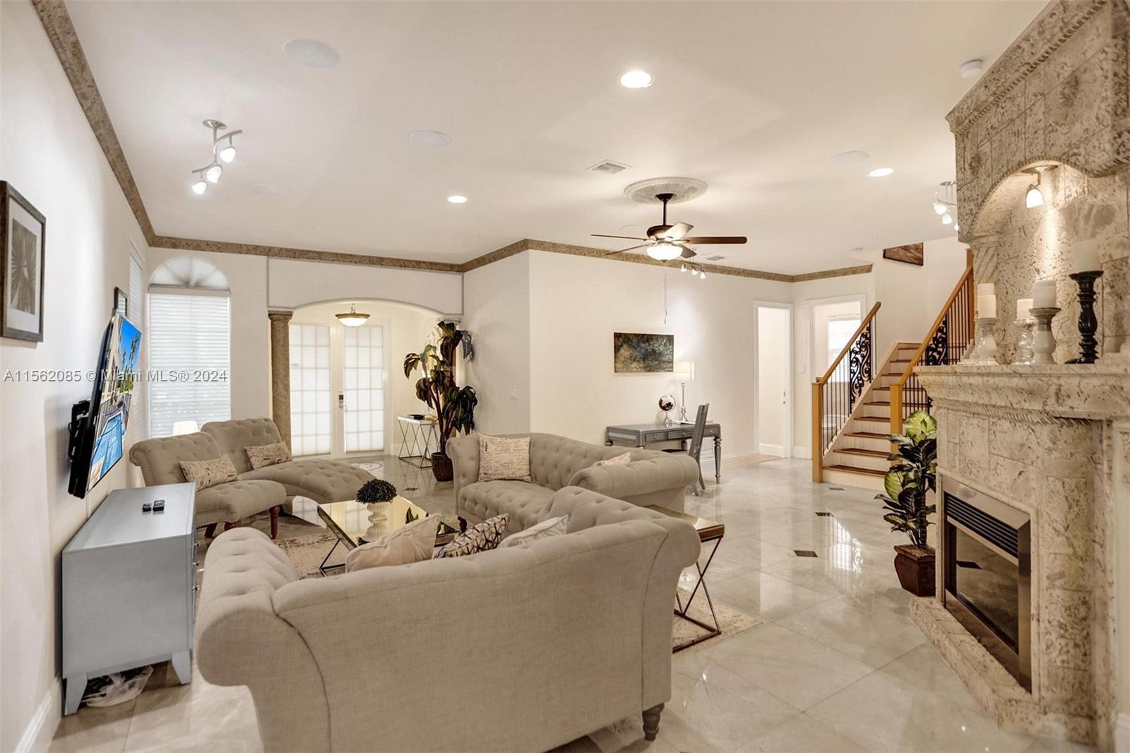 832 Hollywood Blvd 832, Hollywood, Florida 33019, 4 Bedrooms Bedrooms, ,5 BathroomsBathrooms,Residentiallease,For Rent,832 Hollywood Blvd 832,A11562085