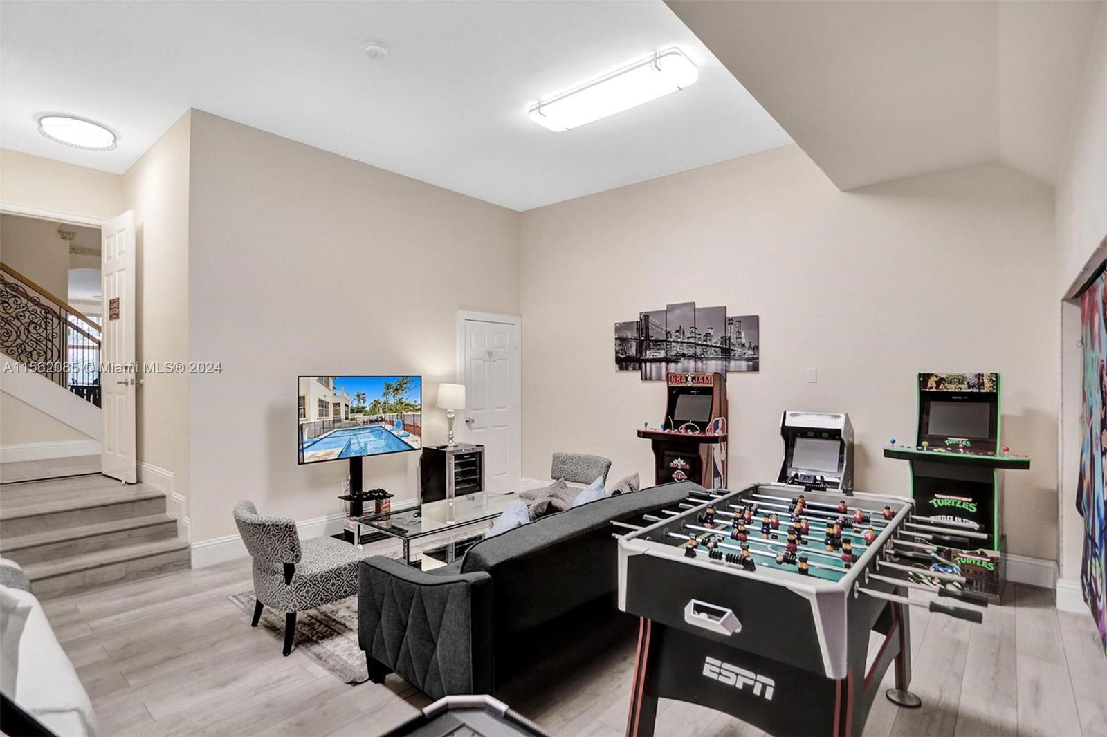 832 Hollywood Blvd 832, Hollywood, Florida 33019, 4 Bedrooms Bedrooms, ,5 BathroomsBathrooms,Residentiallease,For Rent,832 Hollywood Blvd 832,A11562085