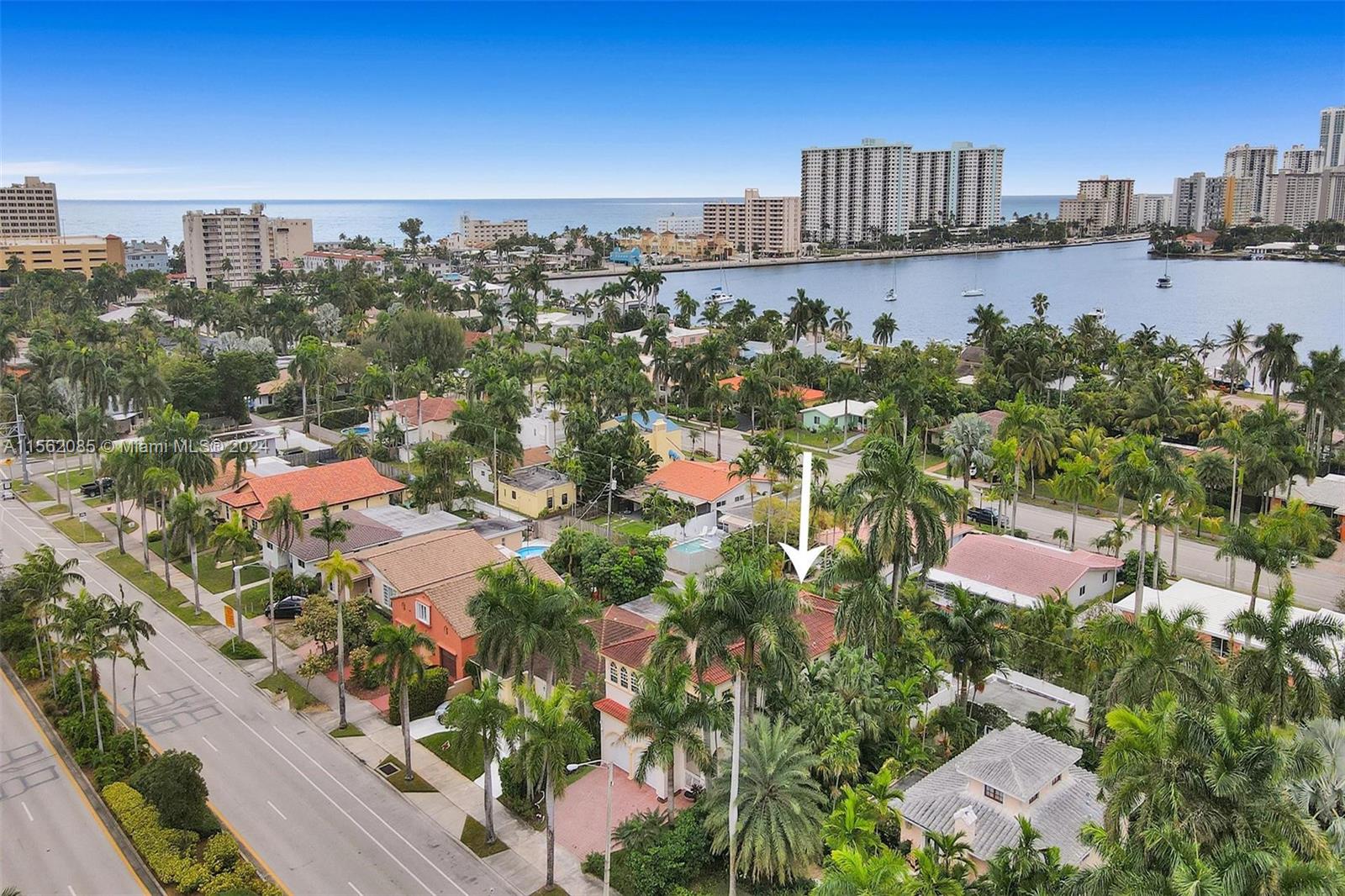 832 Hollywood Blvd 832, Hollywood, Florida 33019, 4 Bedrooms Bedrooms, ,5 BathroomsBathrooms,Residentiallease,For Rent,832 Hollywood Blvd 832,A11562085