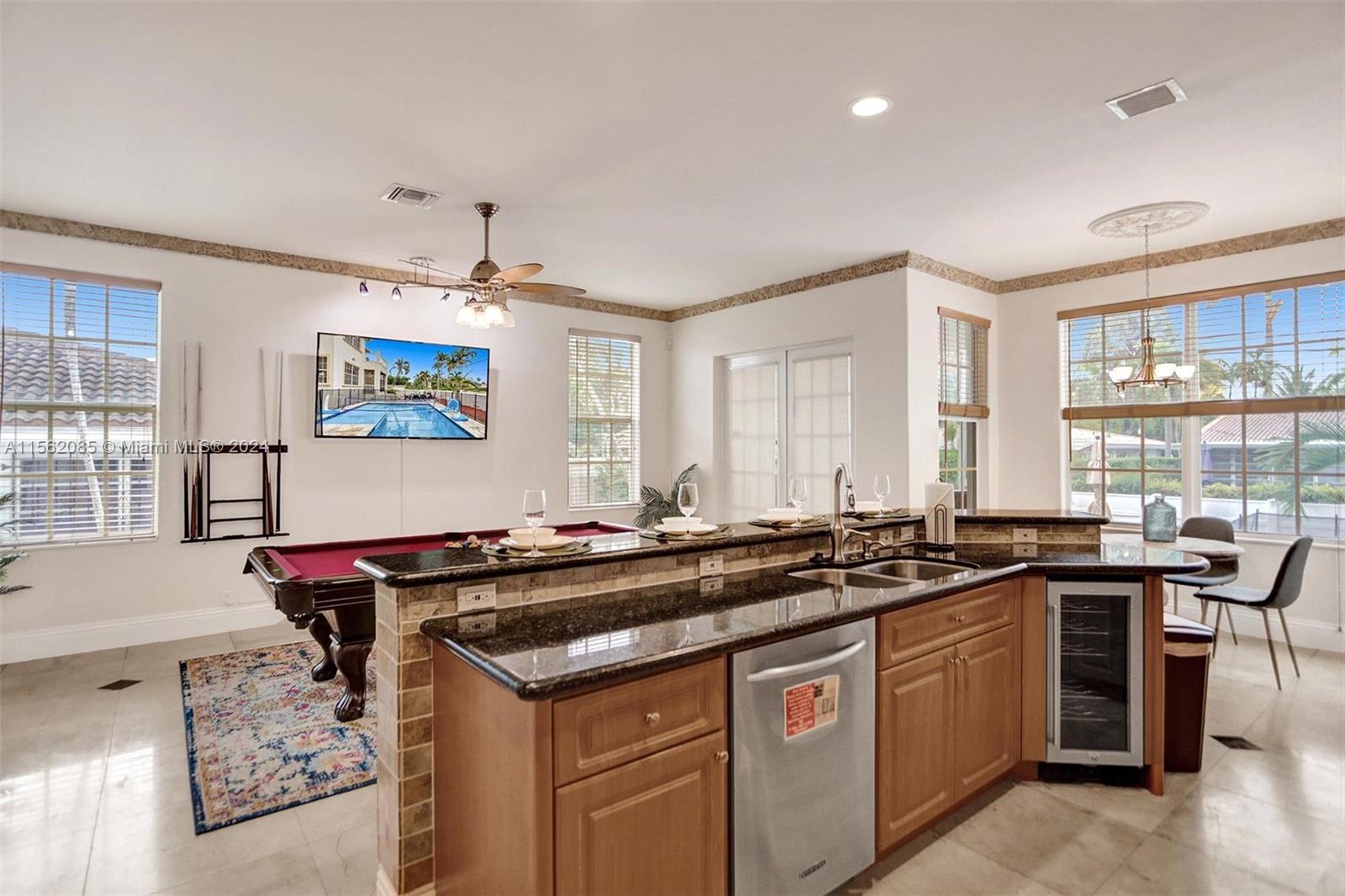 832 Hollywood Blvd 832, Hollywood, Florida 33019, 4 Bedrooms Bedrooms, ,5 BathroomsBathrooms,Residentiallease,For Rent,832 Hollywood Blvd 832,A11562085