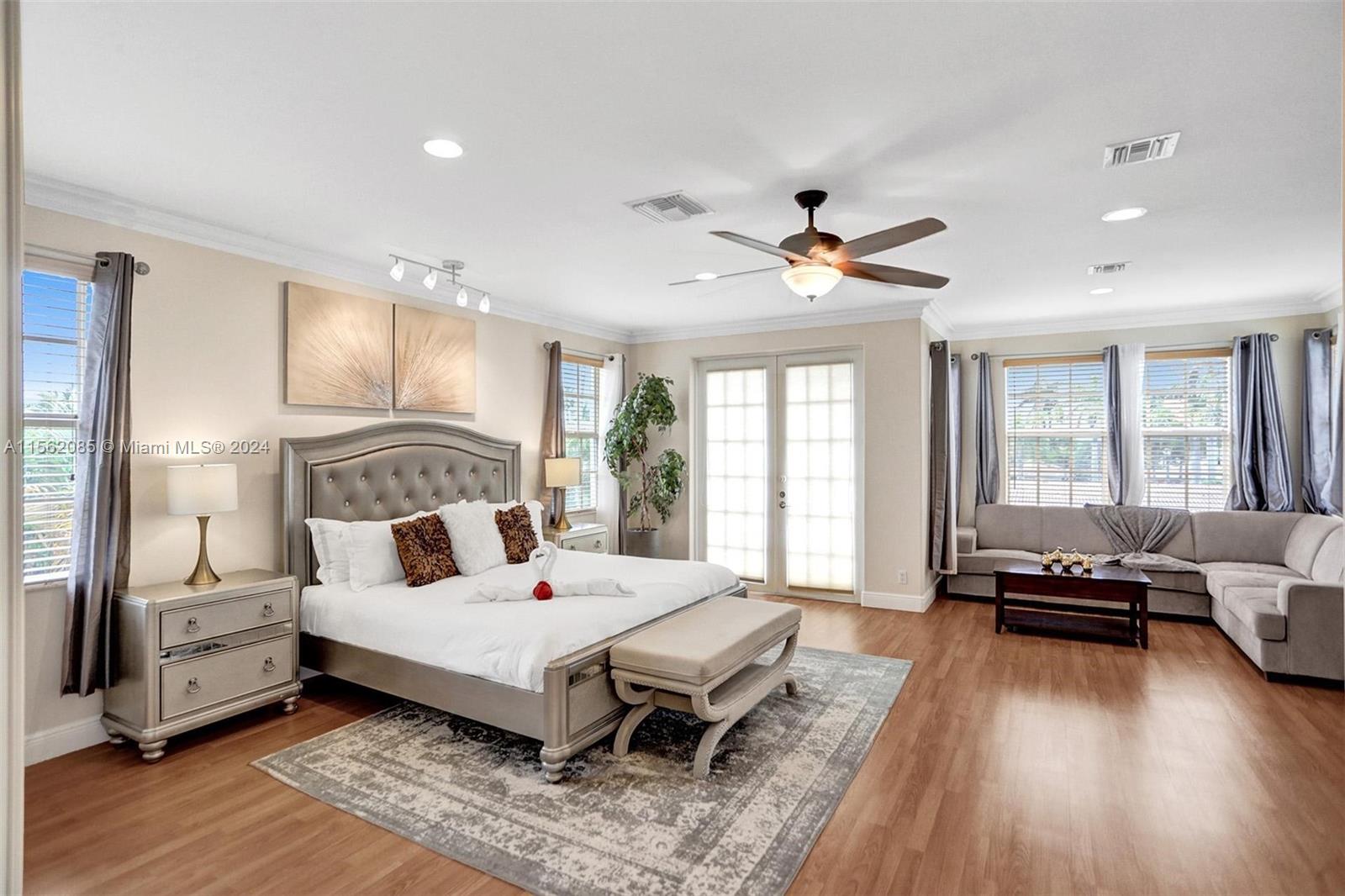 832 Hollywood Blvd 832, Hollywood, Florida 33019, 4 Bedrooms Bedrooms, ,5 BathroomsBathrooms,Residentiallease,For Rent,832 Hollywood Blvd 832,A11562085