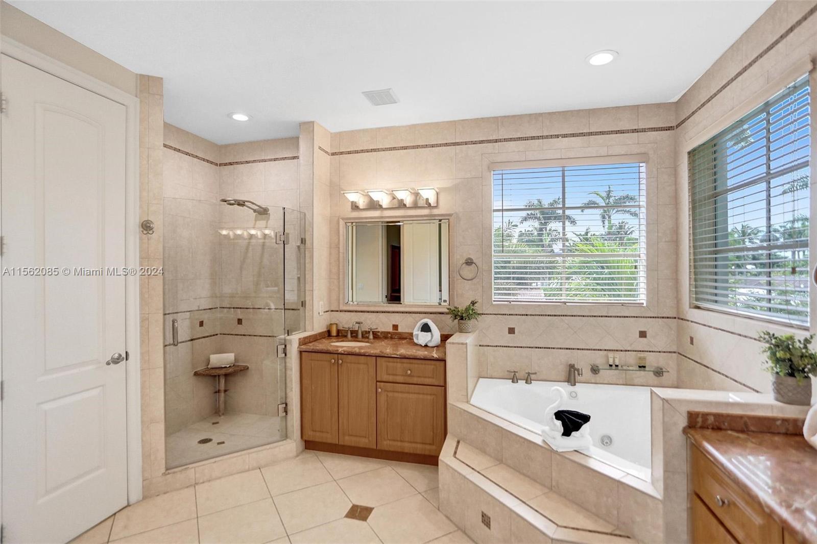 832 Hollywood Blvd 832, Hollywood, Florida 33019, 4 Bedrooms Bedrooms, ,5 BathroomsBathrooms,Residentiallease,For Rent,832 Hollywood Blvd 832,A11562085