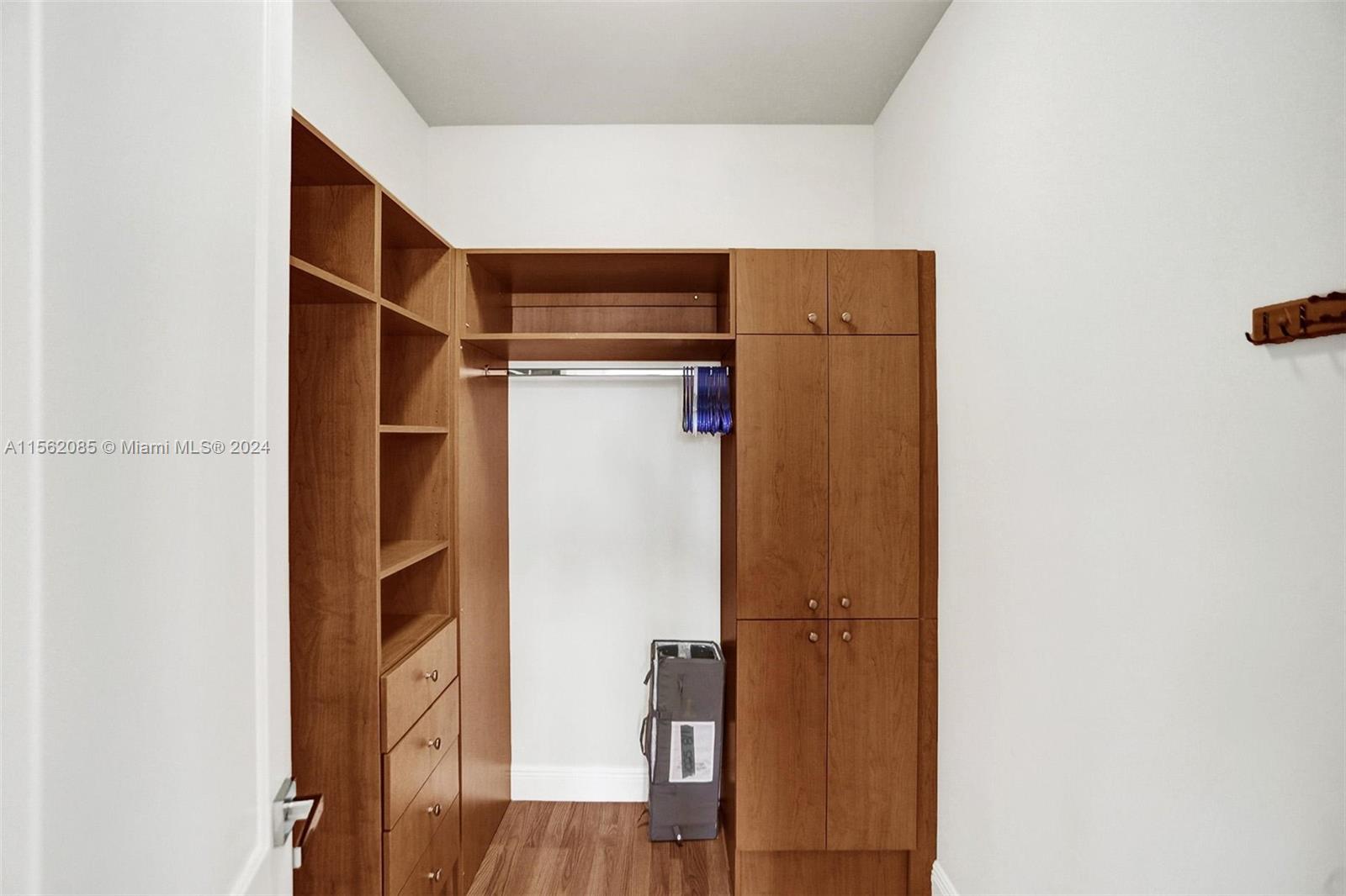 832 Hollywood Blvd 832, Hollywood, Florida 33019, 4 Bedrooms Bedrooms, ,5 BathroomsBathrooms,Residentiallease,For Rent,832 Hollywood Blvd 832,A11562085