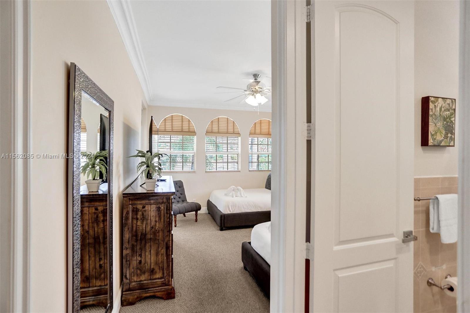 832 Hollywood Blvd 832, Hollywood, Florida 33019, 4 Bedrooms Bedrooms, ,5 BathroomsBathrooms,Residentiallease,For Rent,832 Hollywood Blvd 832,A11562085