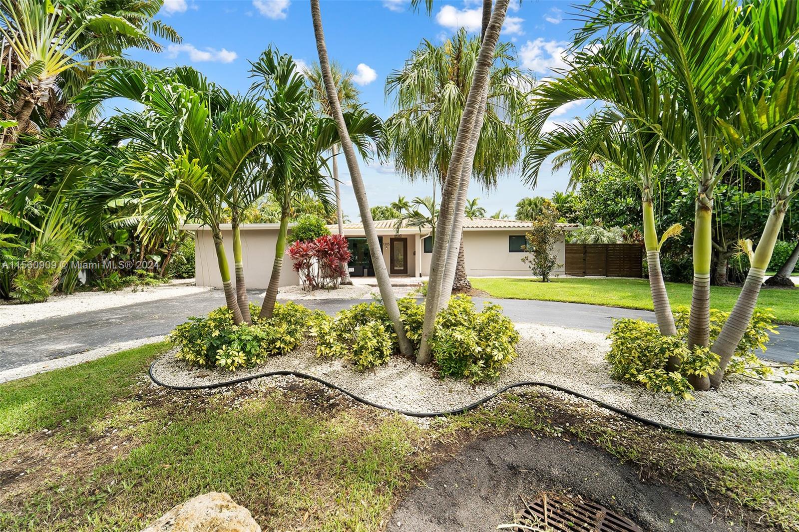 1305 Dewey St 1305, Hollywood, Florida 33019, 4 Bedrooms Bedrooms, ,3 BathroomsBathrooms,Residentiallease,For Rent,1305 Dewey St 1305,A11560909