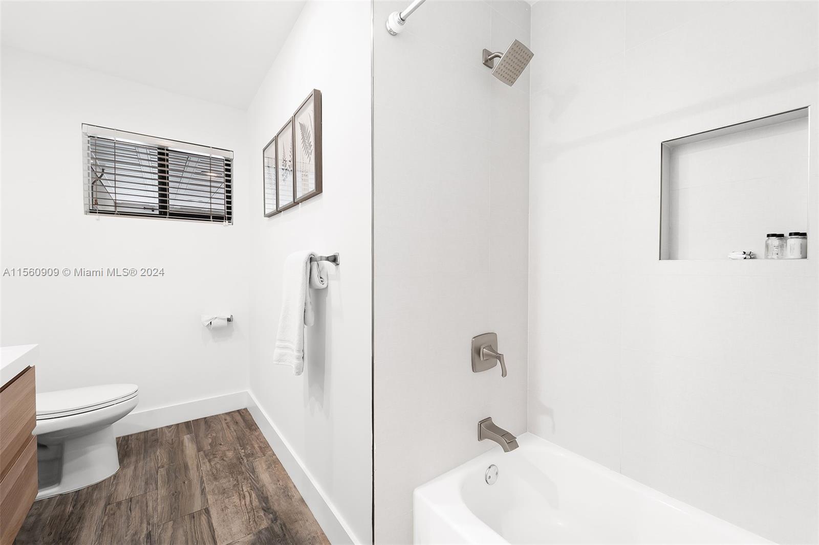 1305 Dewey St 1305, Hollywood, Florida 33019, 4 Bedrooms Bedrooms, ,3 BathroomsBathrooms,Residentiallease,For Rent,1305 Dewey St 1305,A11560909