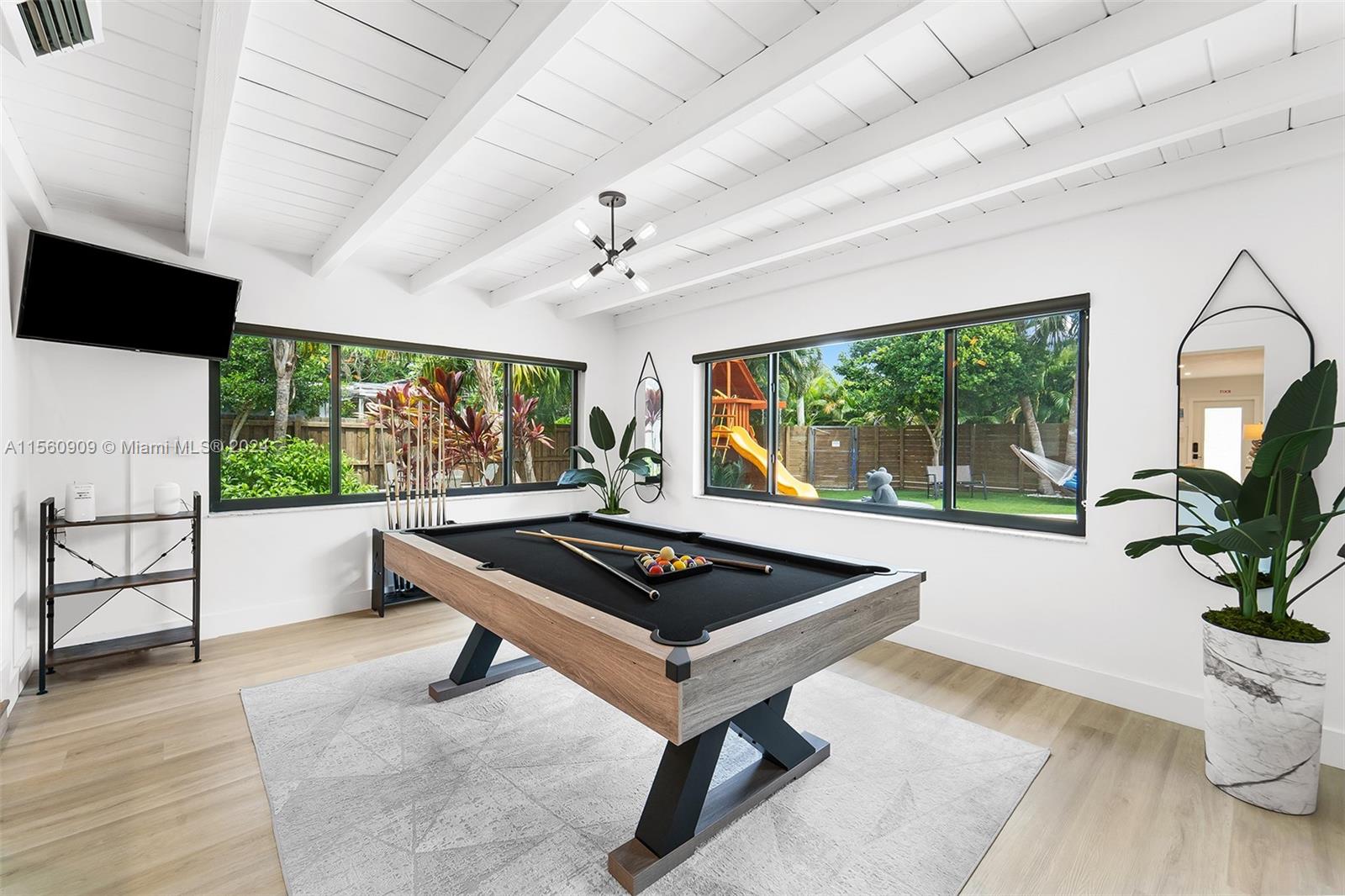 1305 Dewey St 1305, Hollywood, Florida 33019, 4 Bedrooms Bedrooms, ,3 BathroomsBathrooms,Residentiallease,For Rent,1305 Dewey St 1305,A11560909