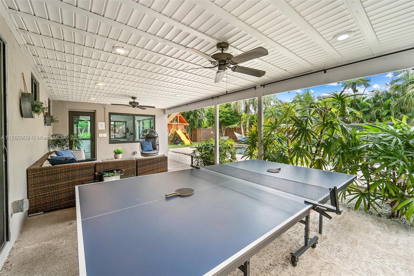 1305 Dewey St 1305, Hollywood, Florida 33019, 4 Bedrooms Bedrooms, ,3 BathroomsBathrooms,Residentiallease,For Rent,1305 Dewey St 1305,A11560909