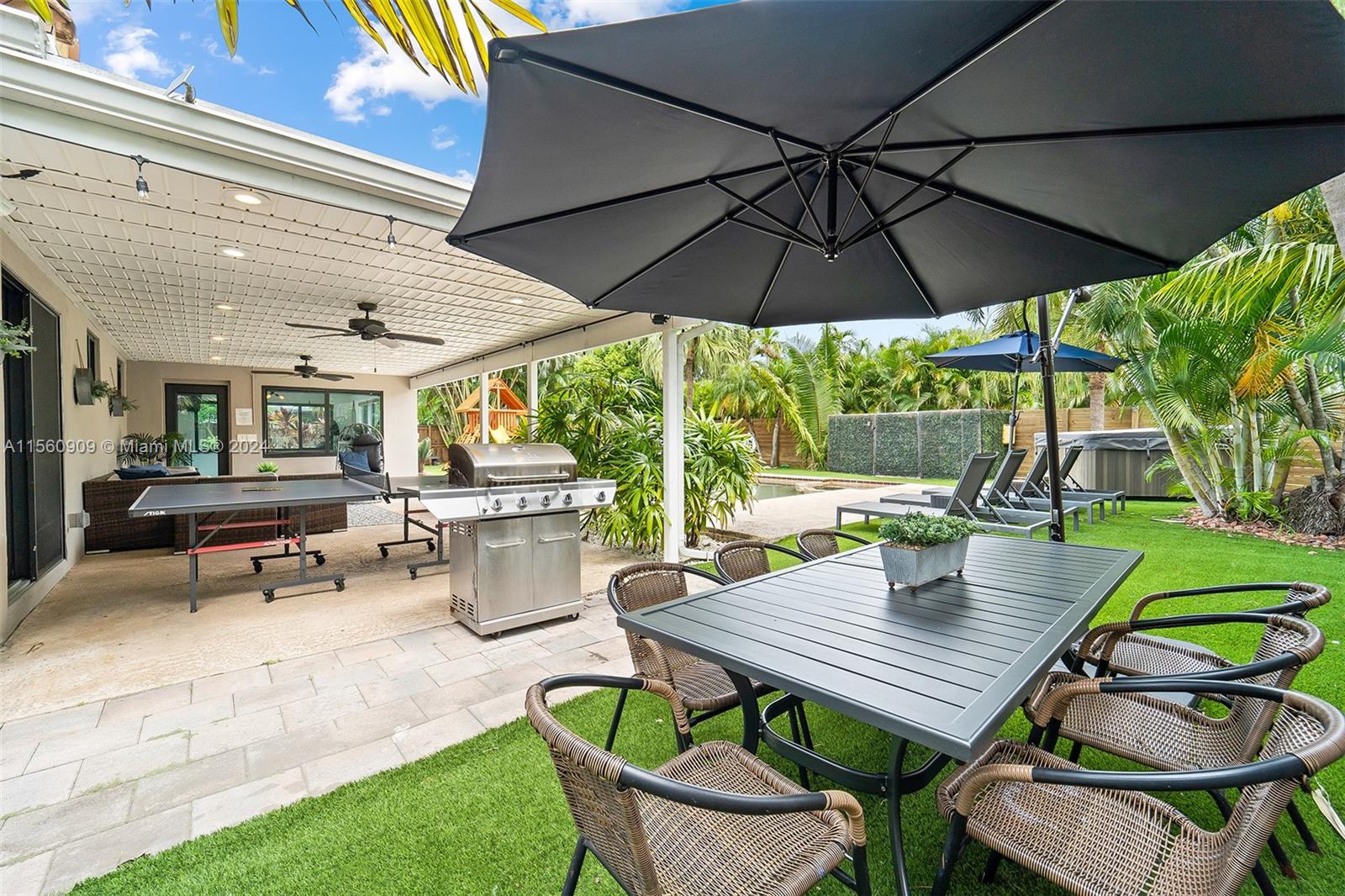 1305 Dewey St 1305, Hollywood, Florida 33019, 4 Bedrooms Bedrooms, ,3 BathroomsBathrooms,Residentiallease,For Rent,1305 Dewey St 1305,A11560909